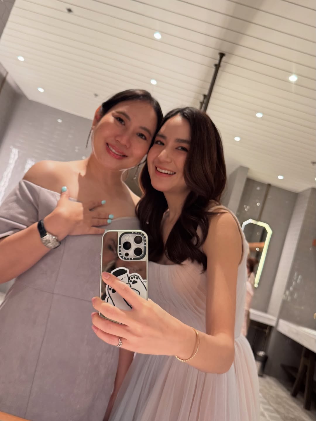 พลอย - ชิดจันทร์ ห่ง