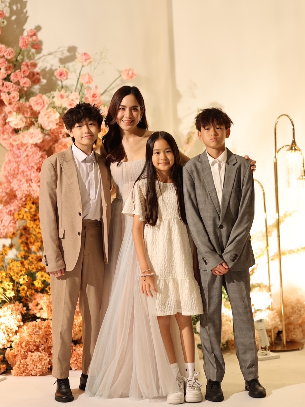 พลอย - ชิดจันทร์ ห่ง