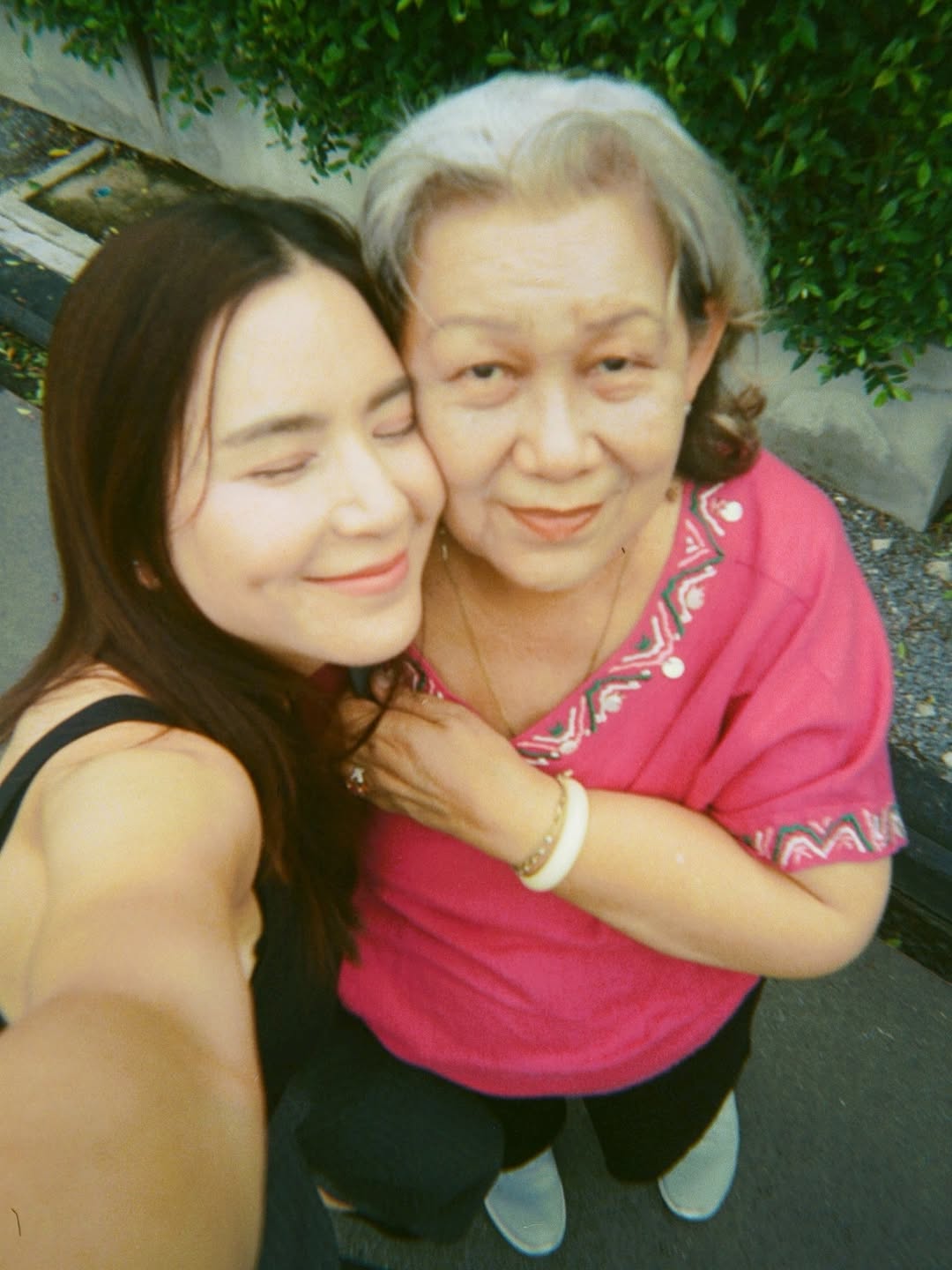 พลอย - ชิดจันทร์ ห่ง