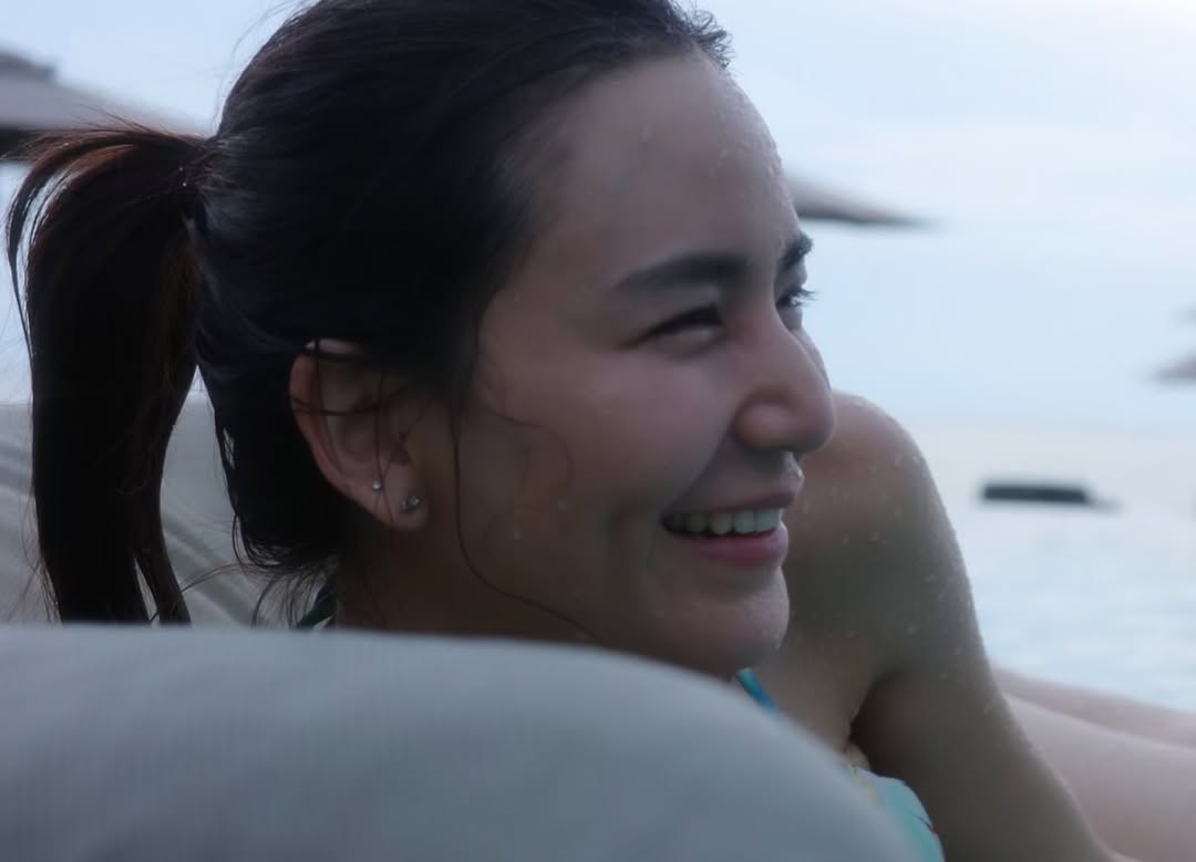 พลอย - ชิดจันทร์ ห่ง