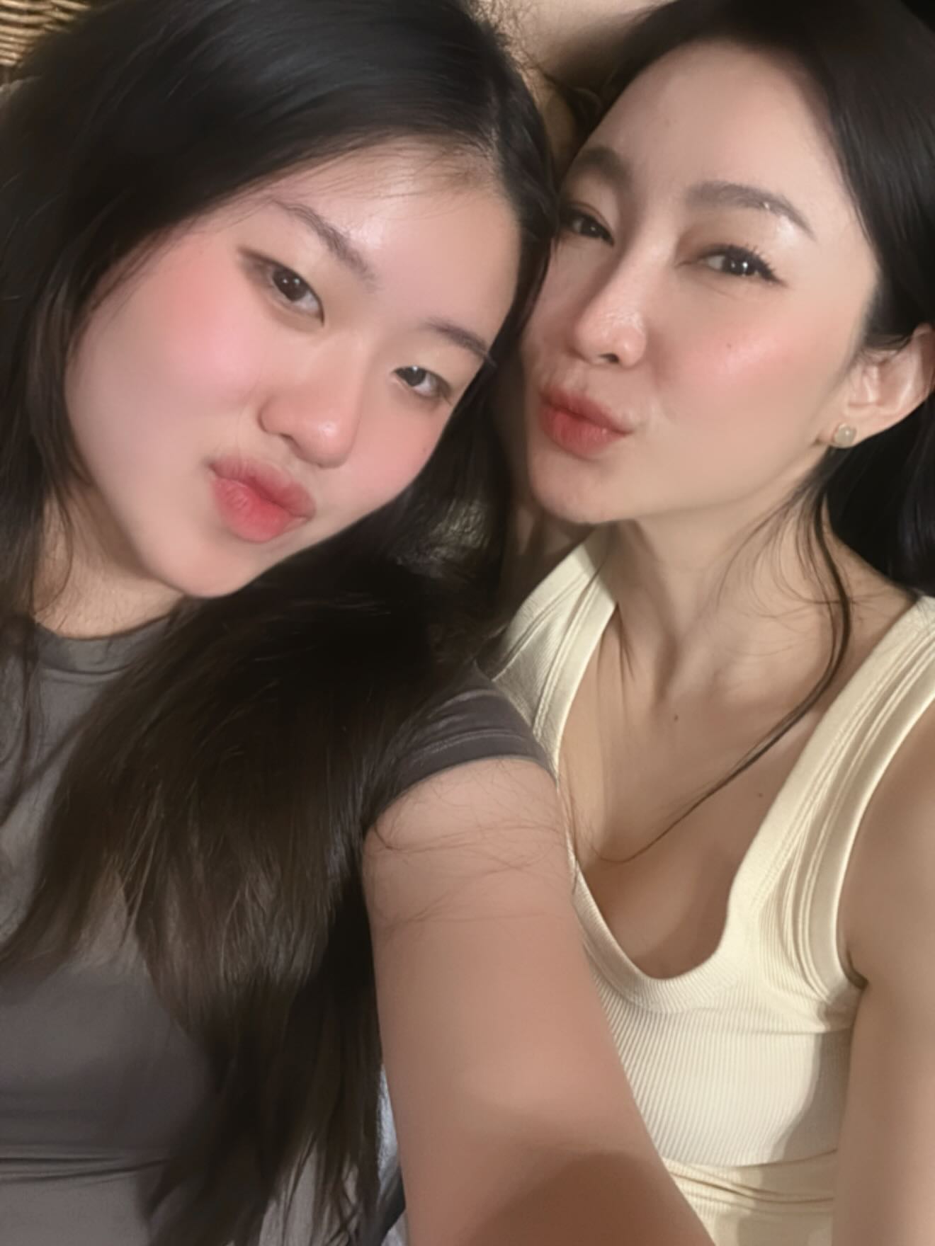 พลอย - ชิดจันทร์ ห่ง