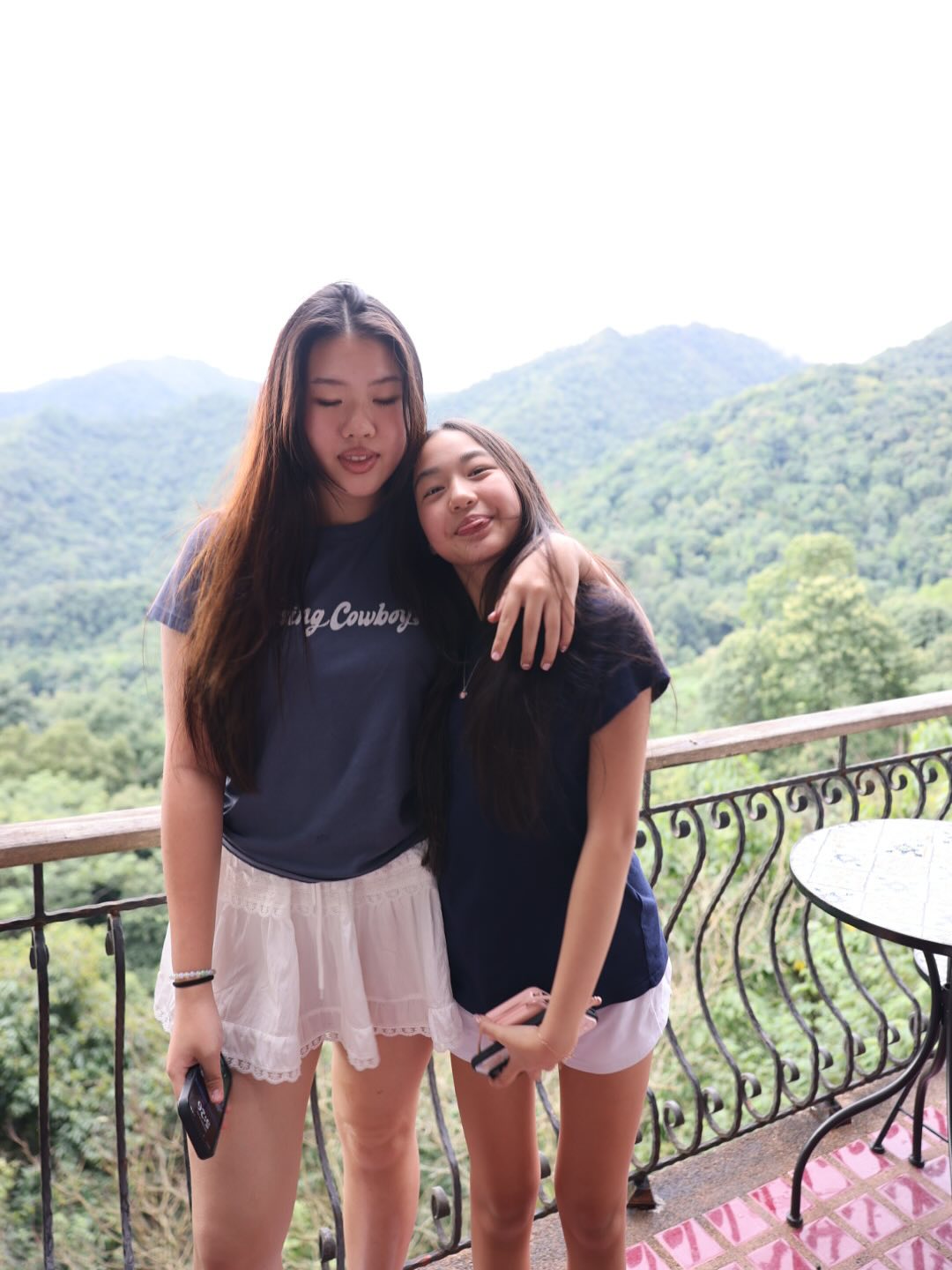 พลอย - ชิดจันทร์ ห่ง