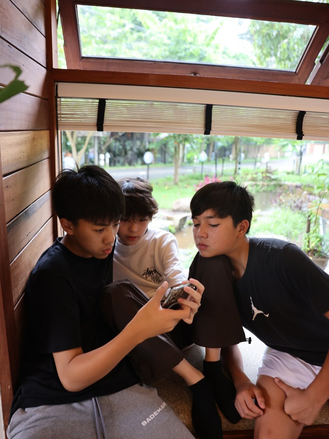 พลอย - ชิดจันทร์ ห่ง