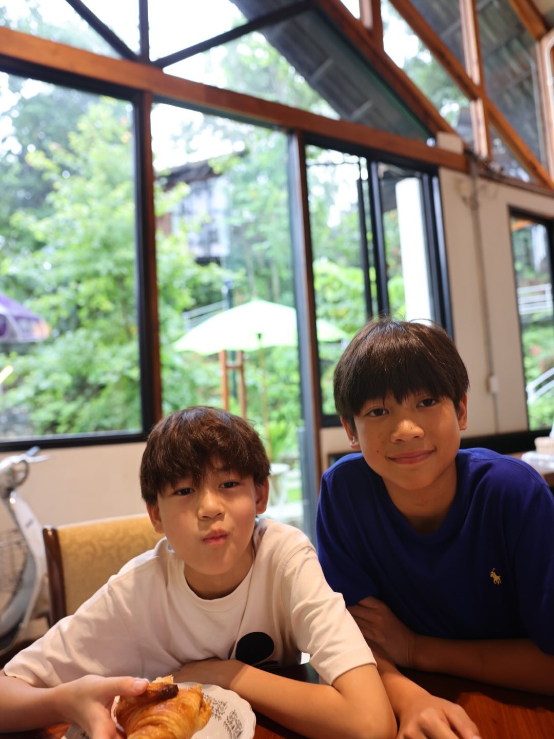 พลอย - ชิดจันทร์ ห่ง