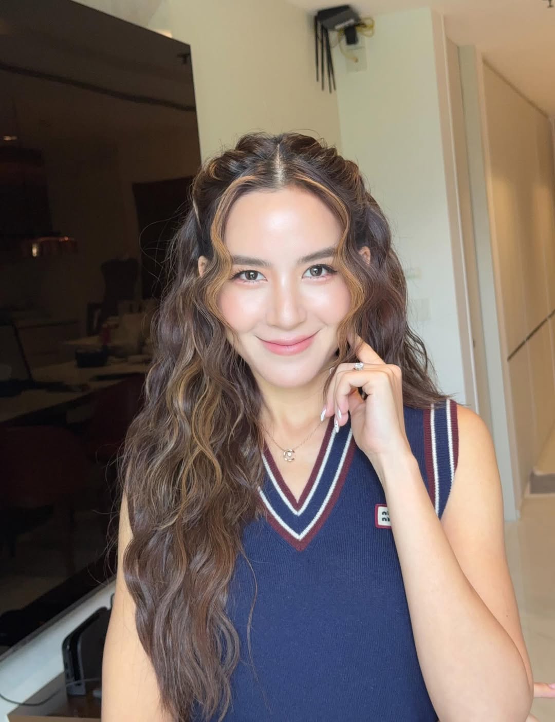 พลอย - ชิดจันทร์ ห่ง