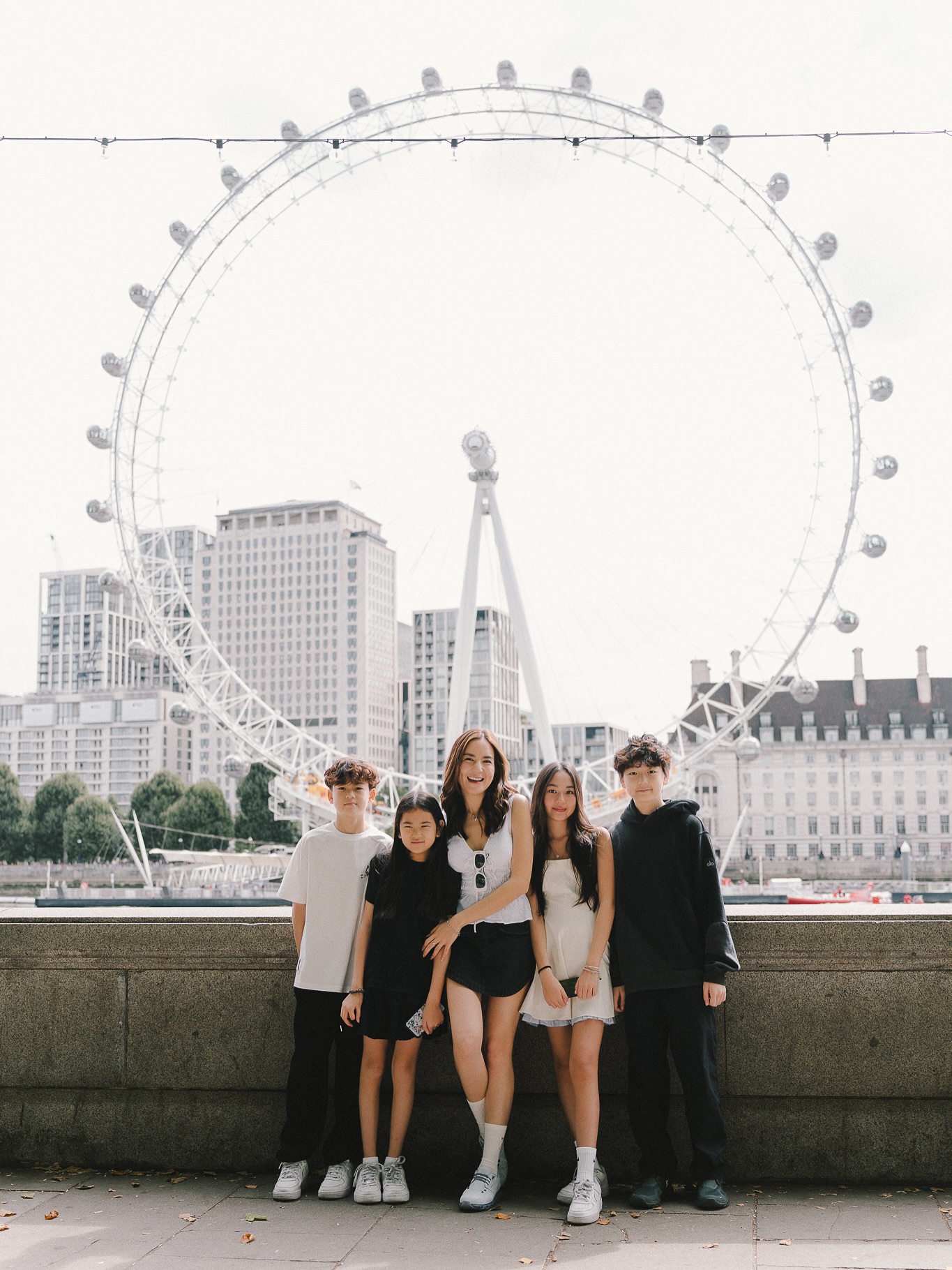 พลอย - ชิดจันทร์ ห่ง