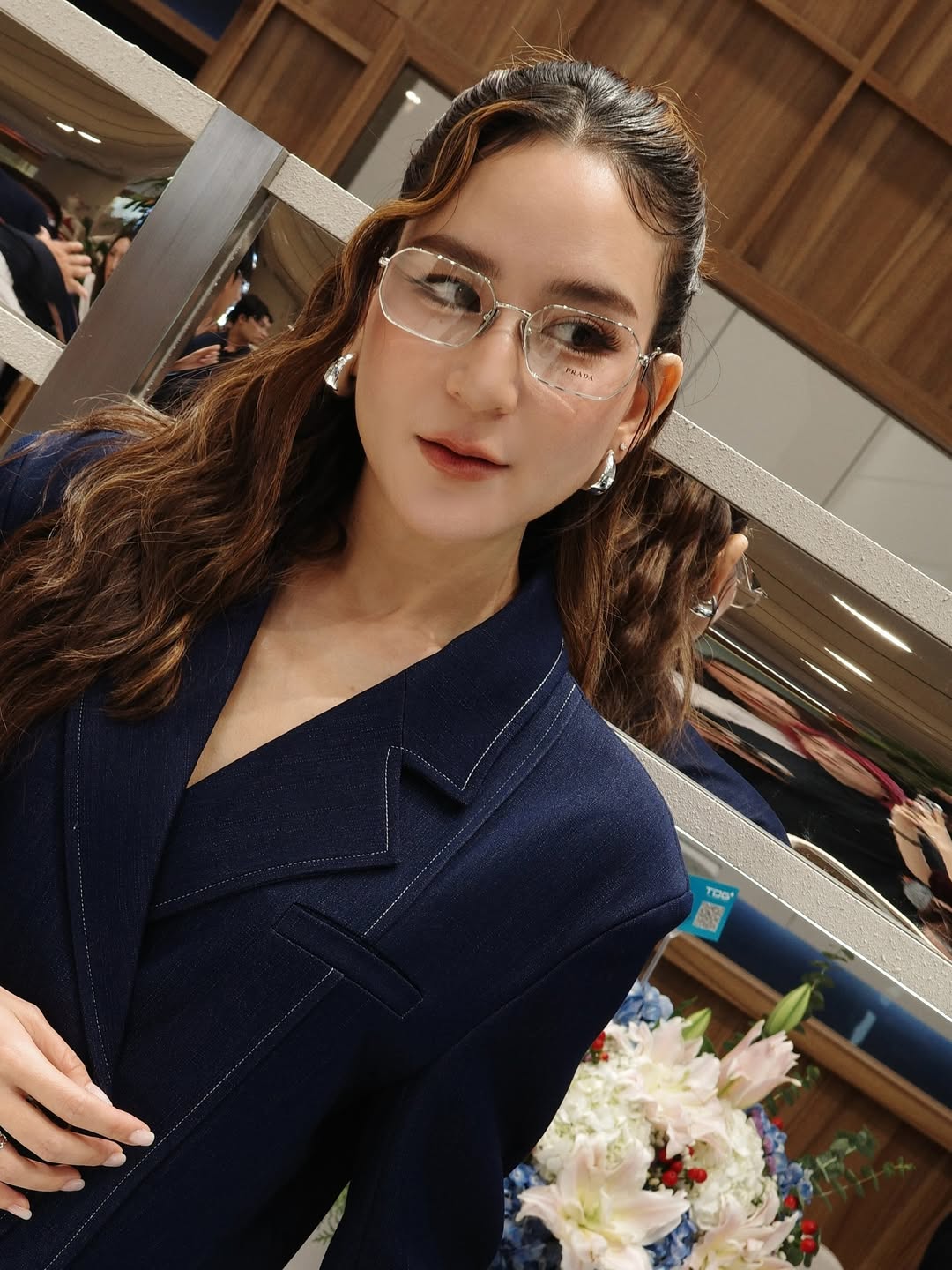 พลอย - ชิดจันทร์ ห่ง