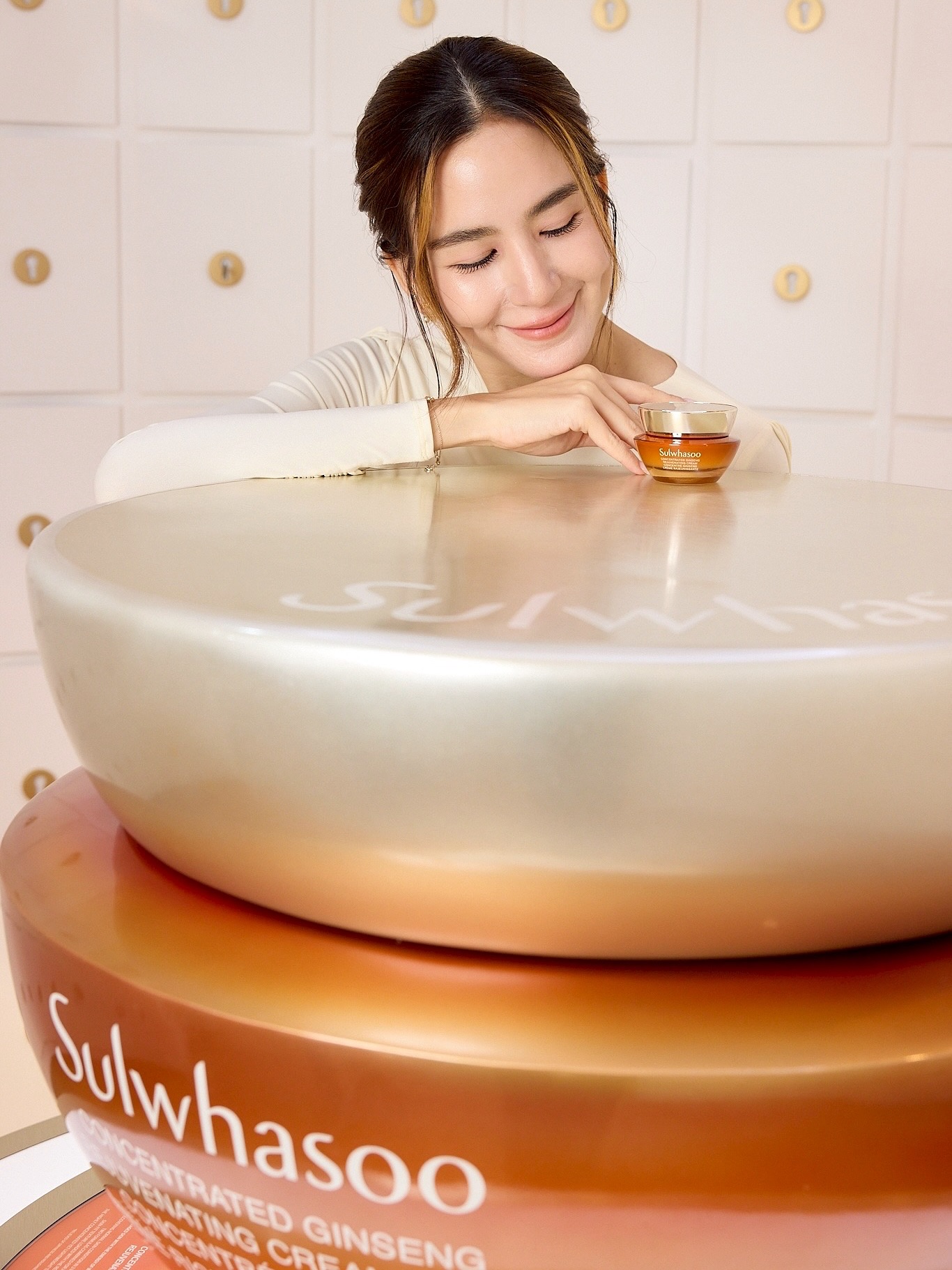 พลอย - ชิดจันทร์ ห่ง