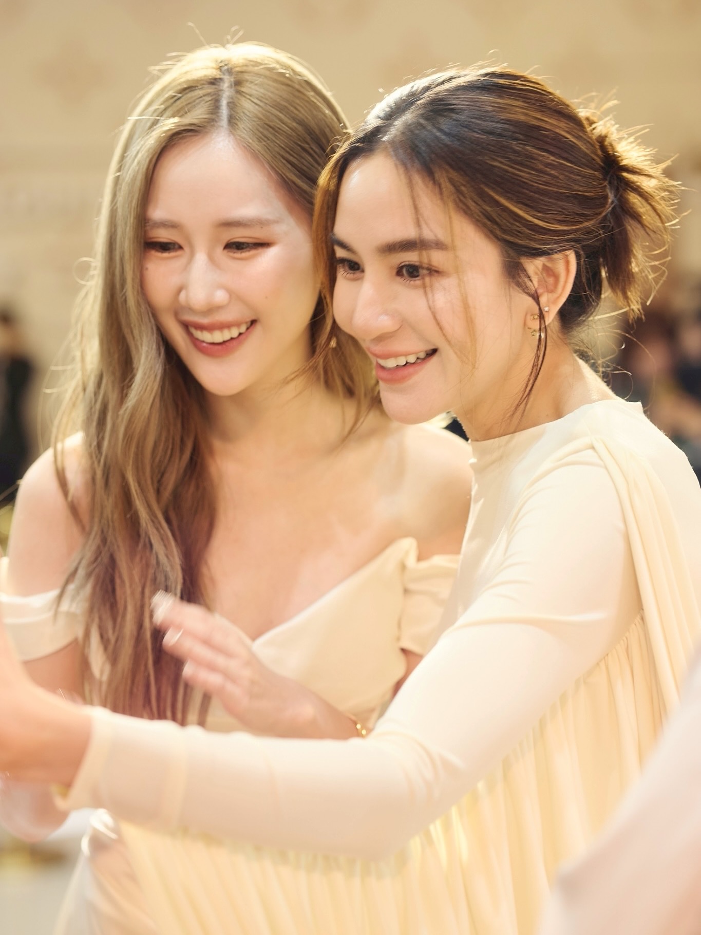 พลอย - ชิดจันทร์ ห่ง