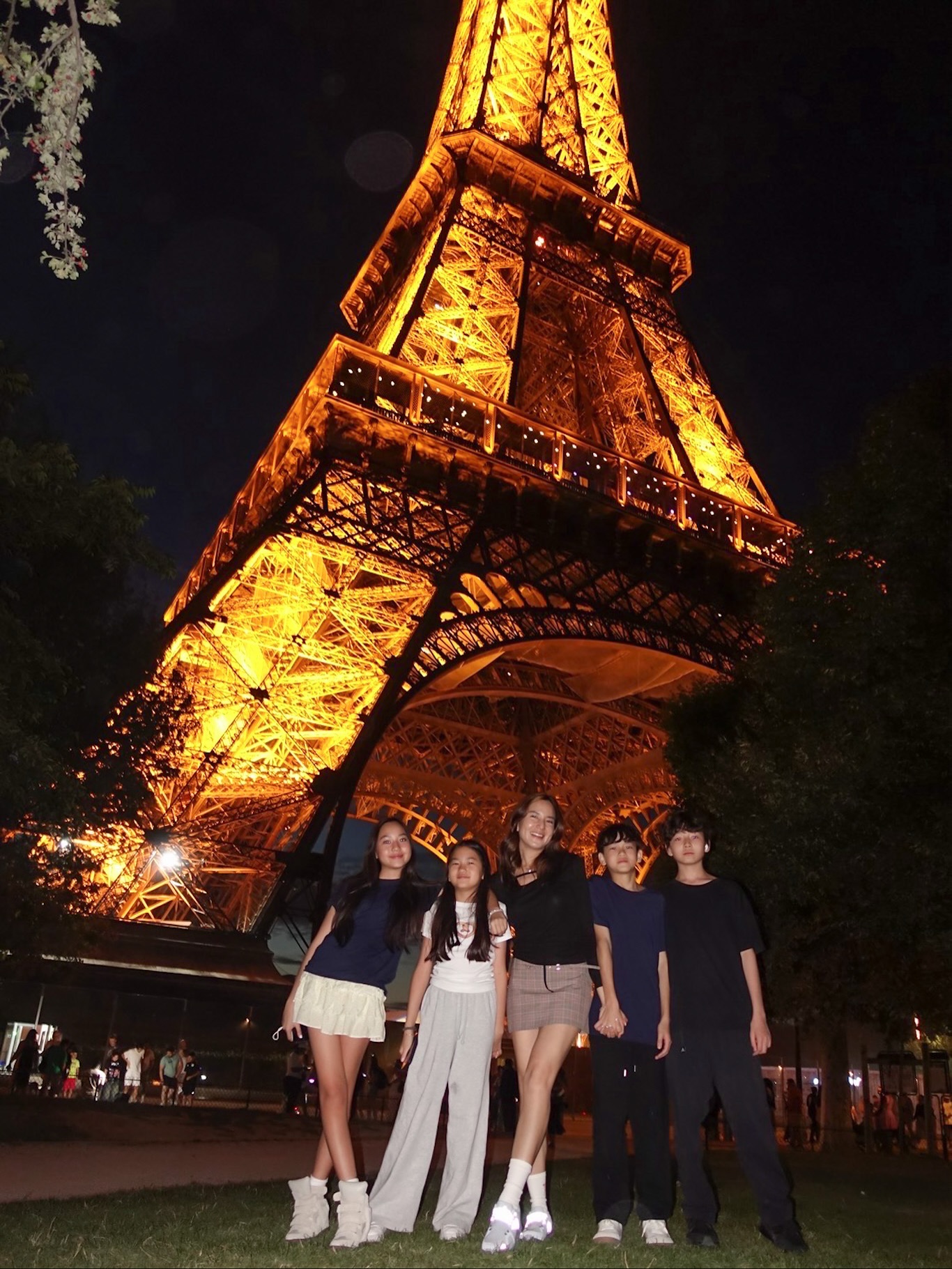 พลอย - ชิดจันทร์ ห่ง