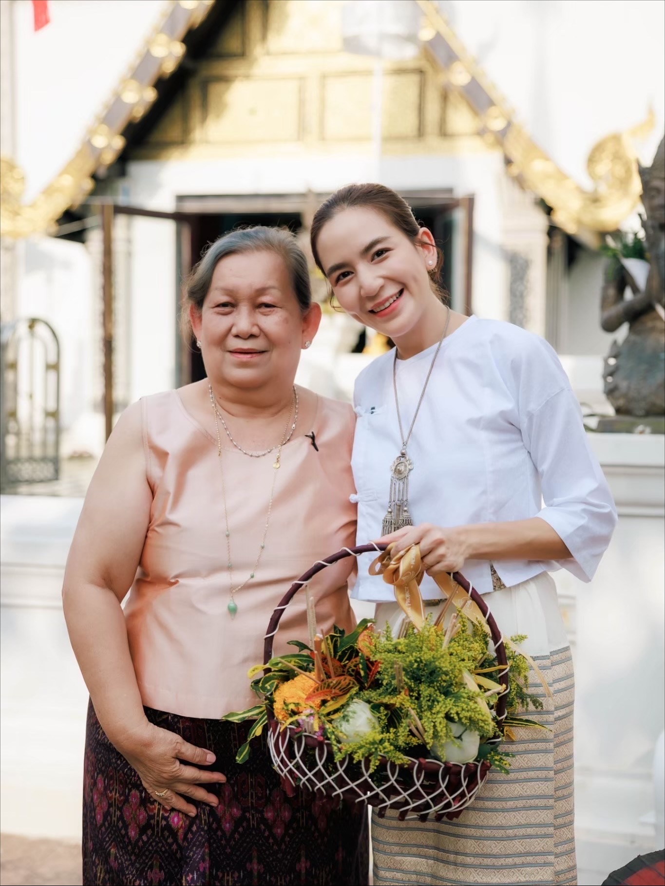 พลอย - ชิดจันทร์ ห่ง