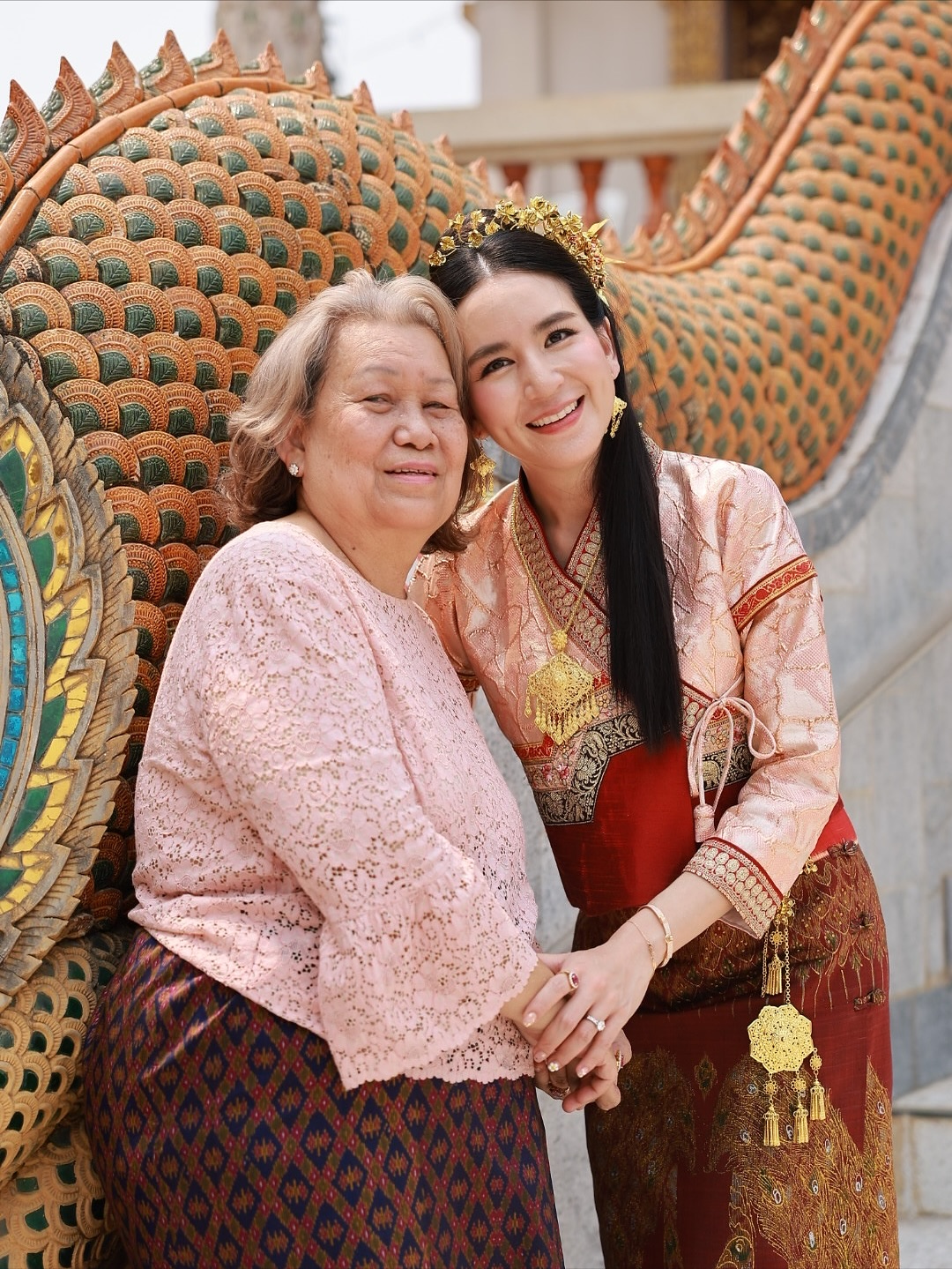 พลอย - ชิดจันทร์ ห่ง