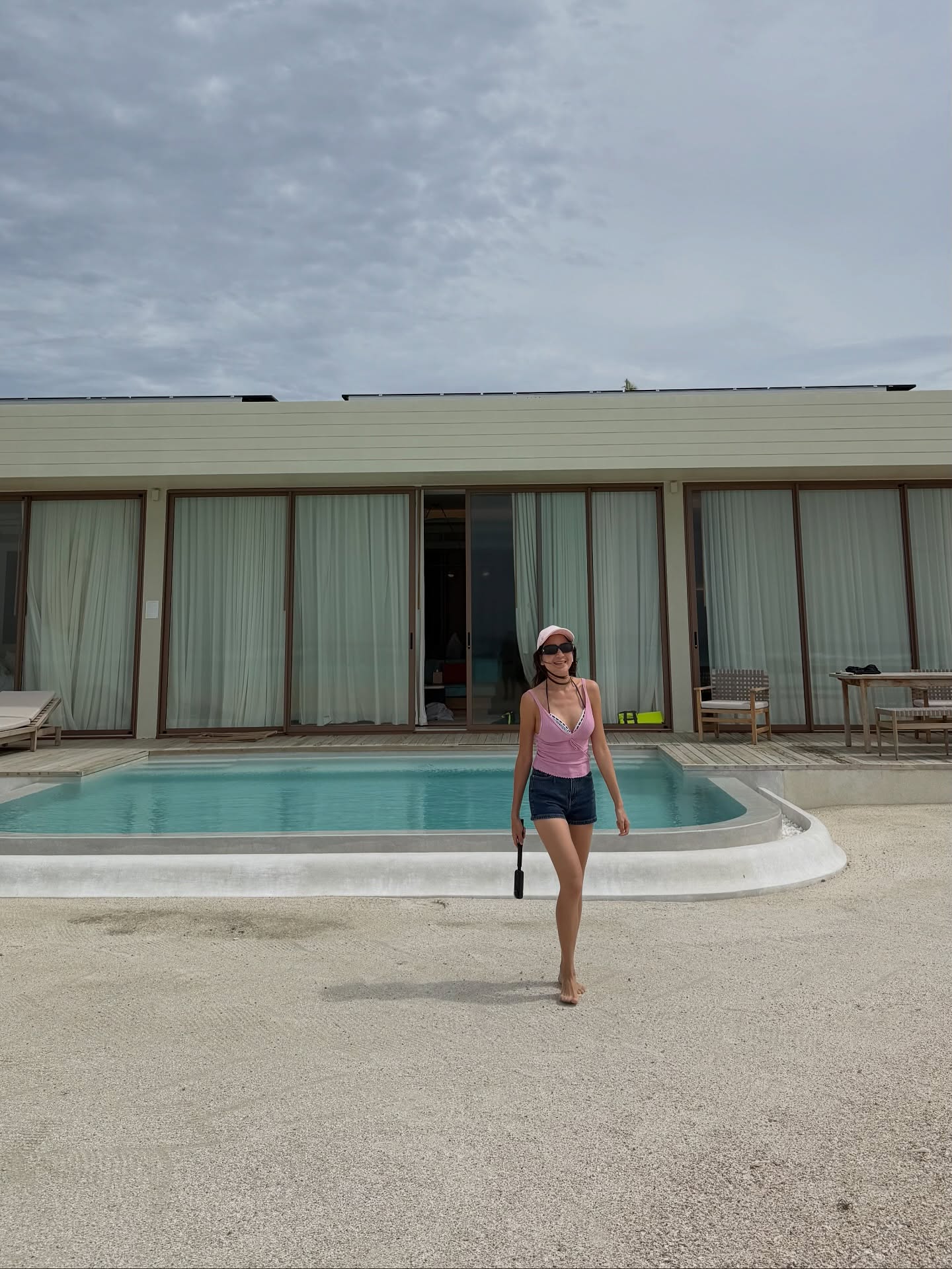 พลอย - ชิดจันทร์ ห่ง