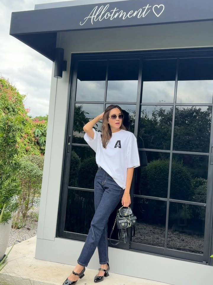 พลอย - ชิดจันทร์ ห่ง