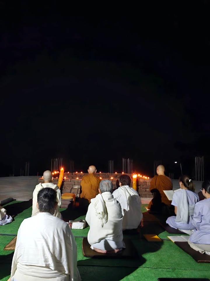 พลอย - ชิดจันทร์ ห่ง