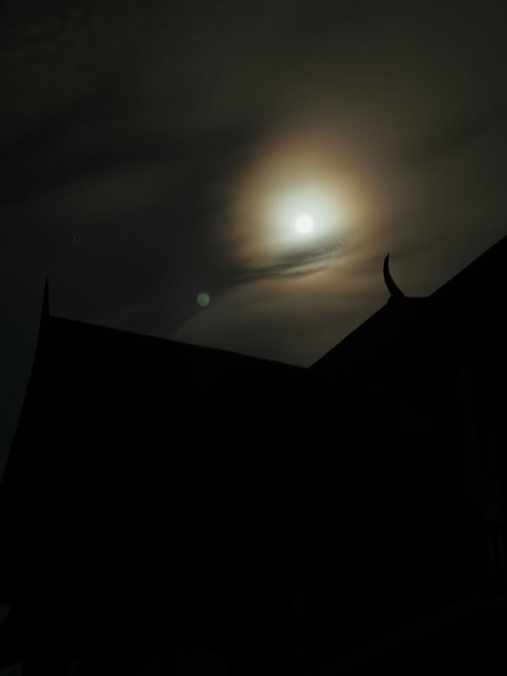 พลอย - ชิดจันทร์ ห่ง