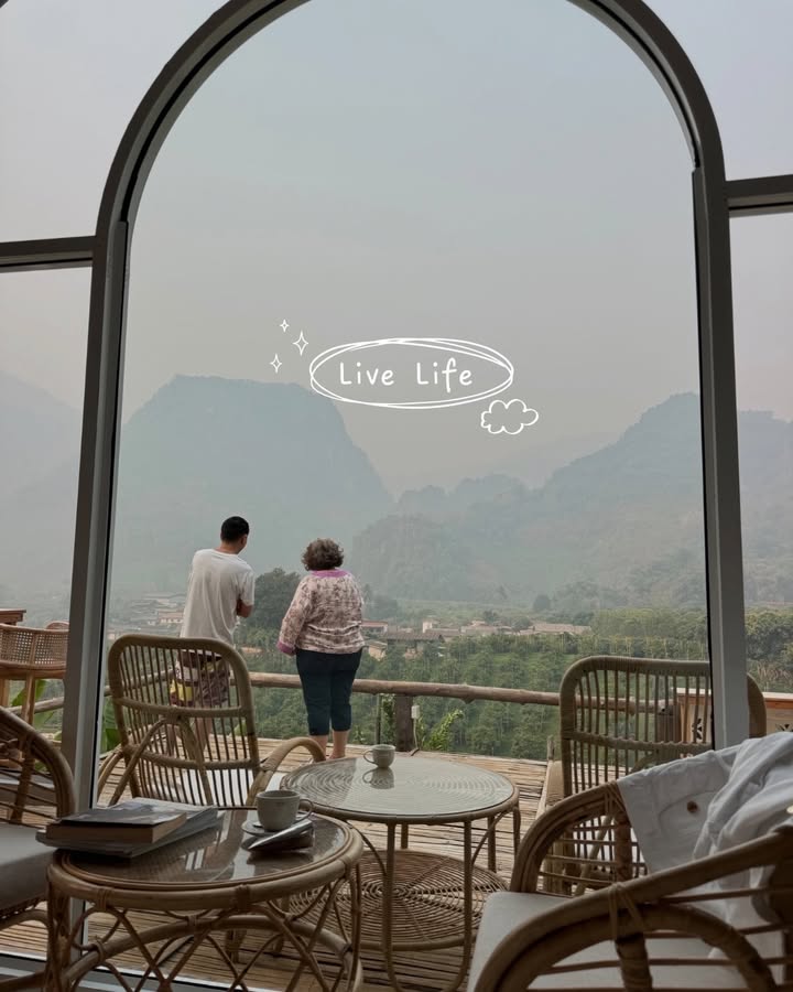 พลอย - ชิดจันทร์ ห่ง