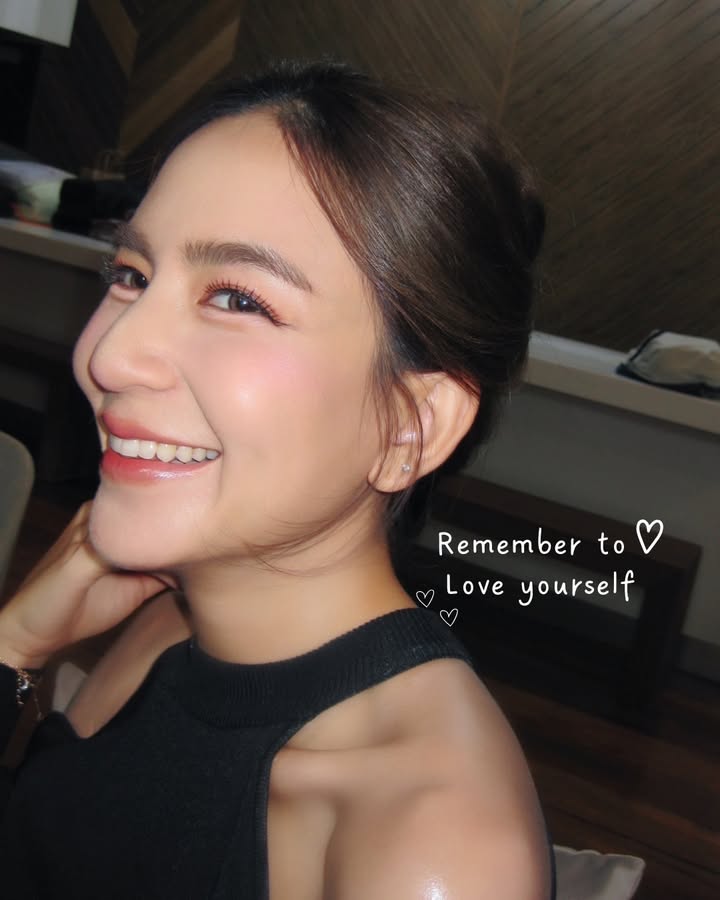 พลอย - ชิดจันทร์ ห่ง