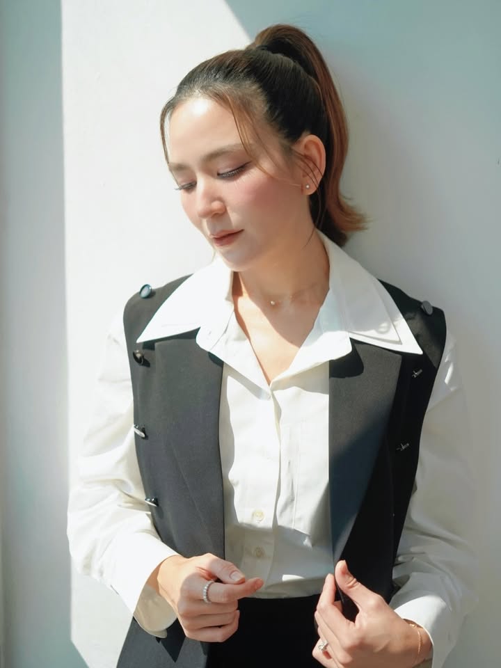 พลอย - ชิดจันทร์ ห่ง