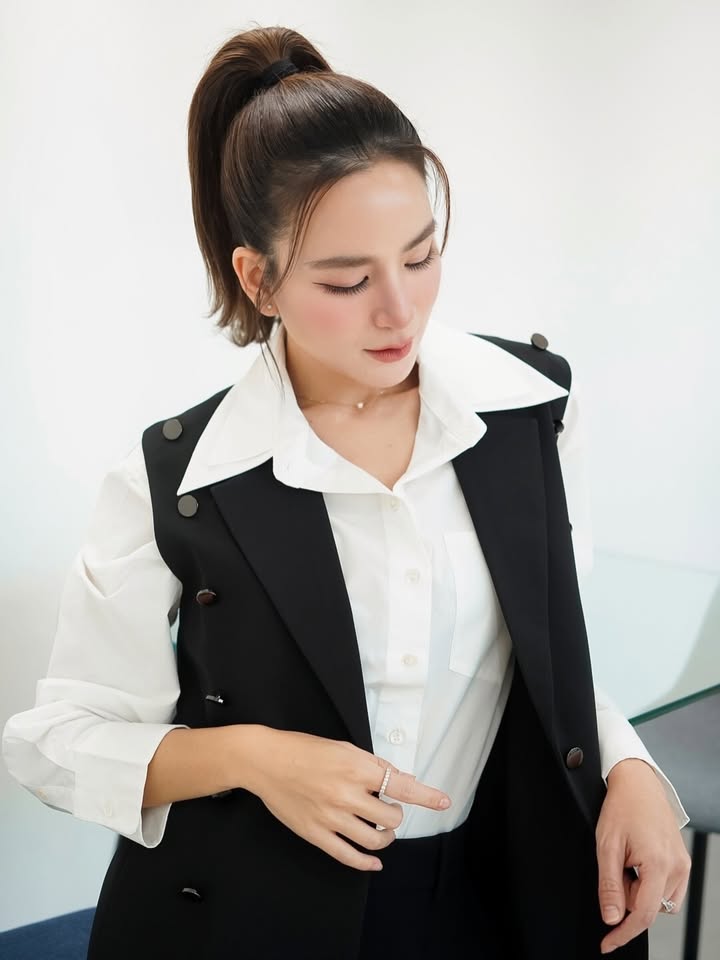 พลอย - ชิดจันทร์ ห่ง