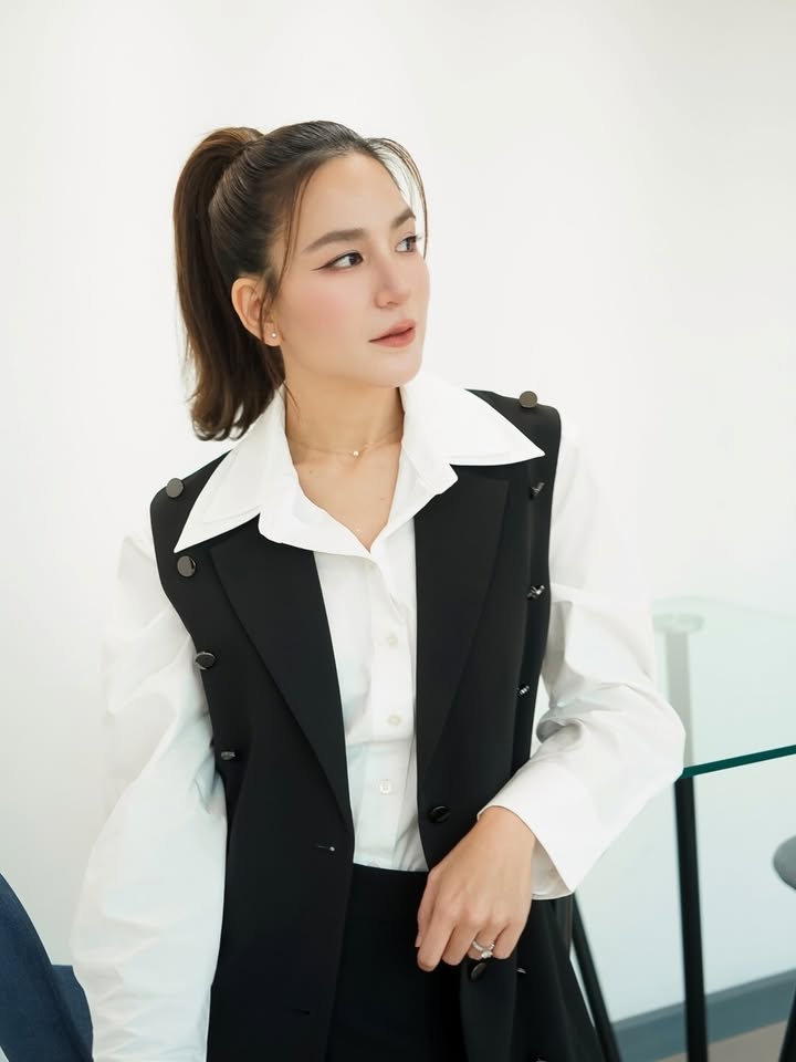 พลอย - ชิดจันทร์ ห่ง