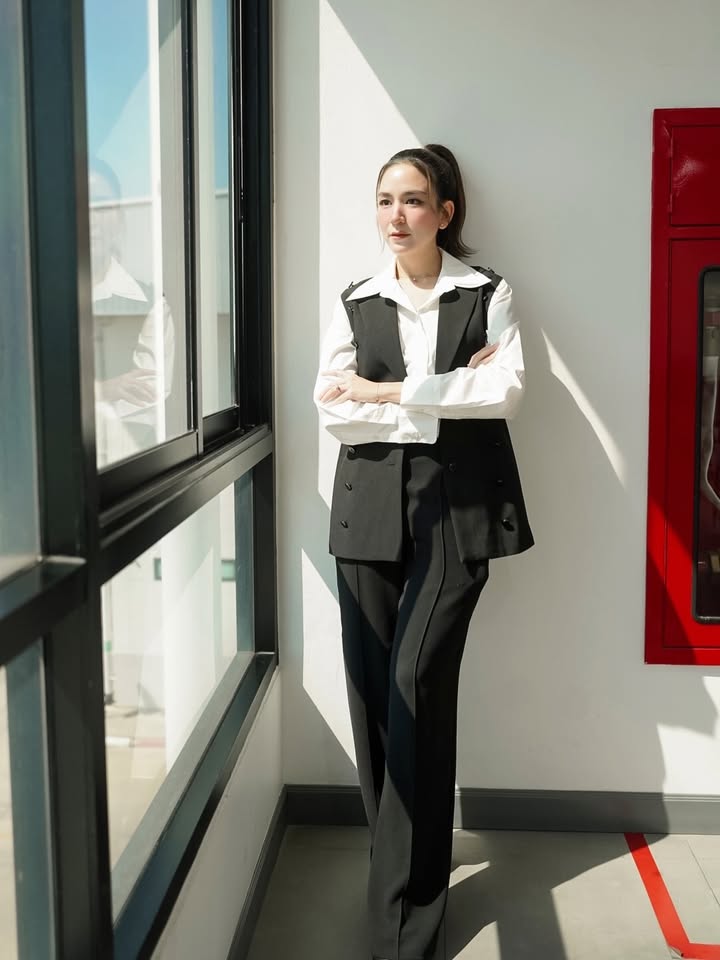 พลอย - ชิดจันทร์ ห่ง