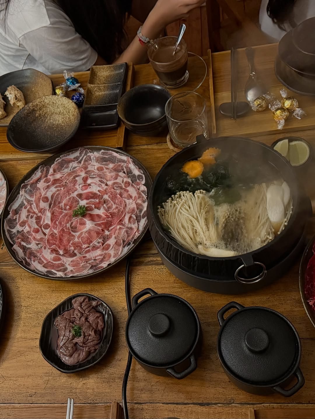 พลอย - ชิดจันทร์ ห่ง