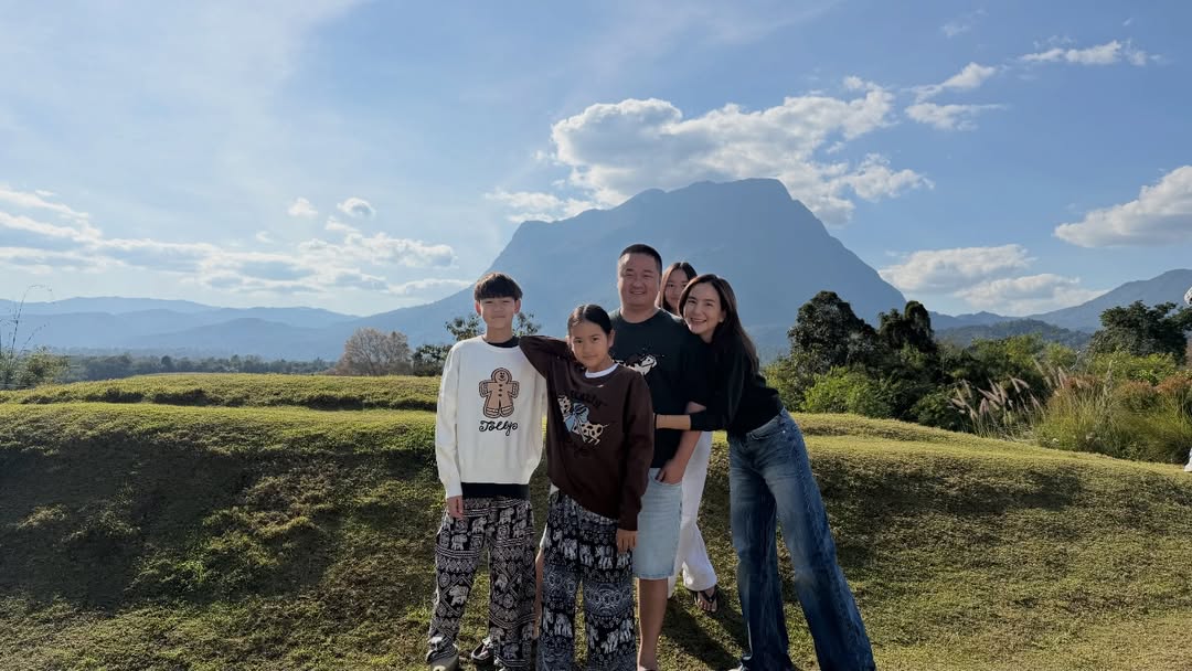 พลอย - ชิดจันทร์ ห่ง