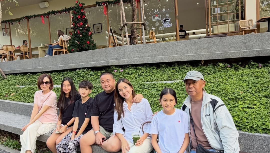 พลอย - ชิดจันทร์ ห่ง