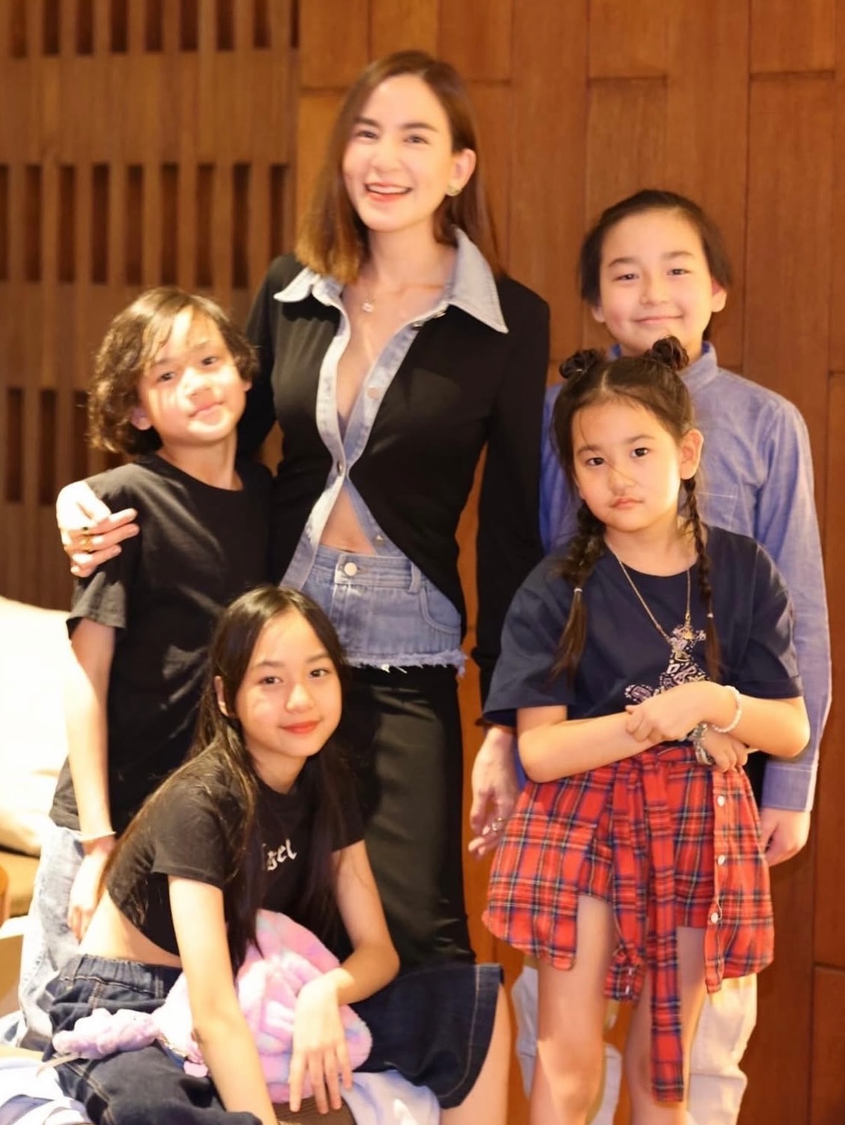 พลอย - ชิดจันทร์ ห่ง