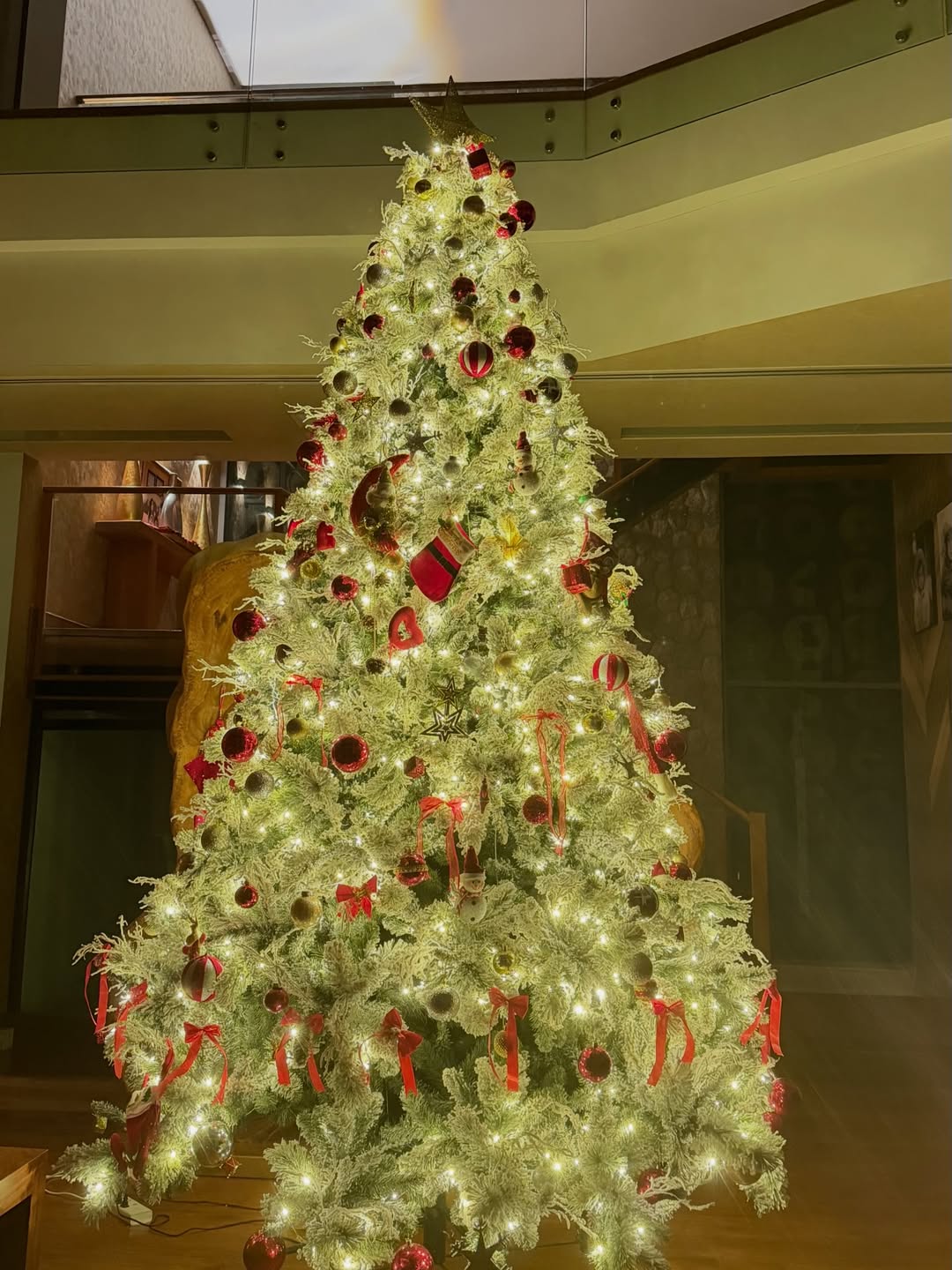 พลอย - ชิดจันทร์ ห่ง