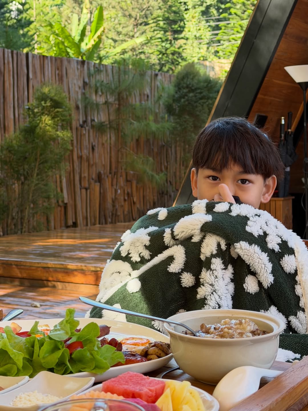 พลอย - ชิดจันทร์ ห่ง