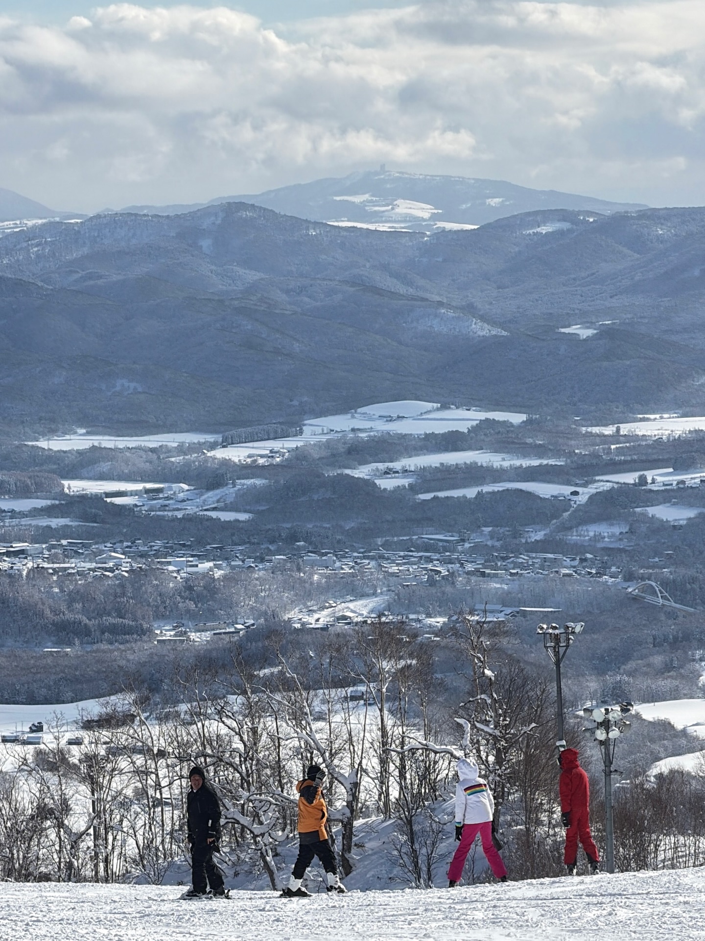 พลอย - ชิดจันทร์ ห่ง