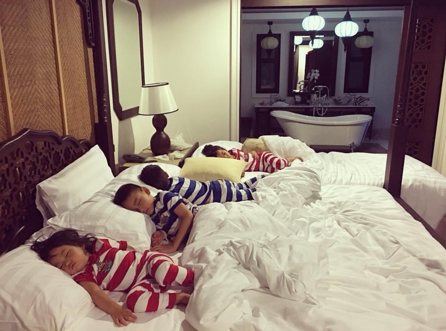 พลอย - ชิดจันทร์ ห่ง