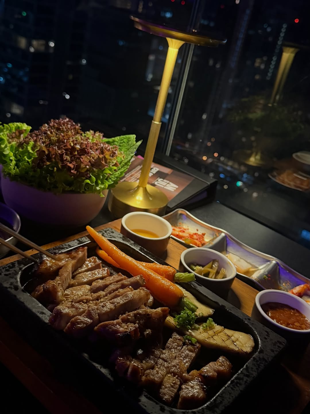 พลอย - ชิดจันทร์ ห่ง