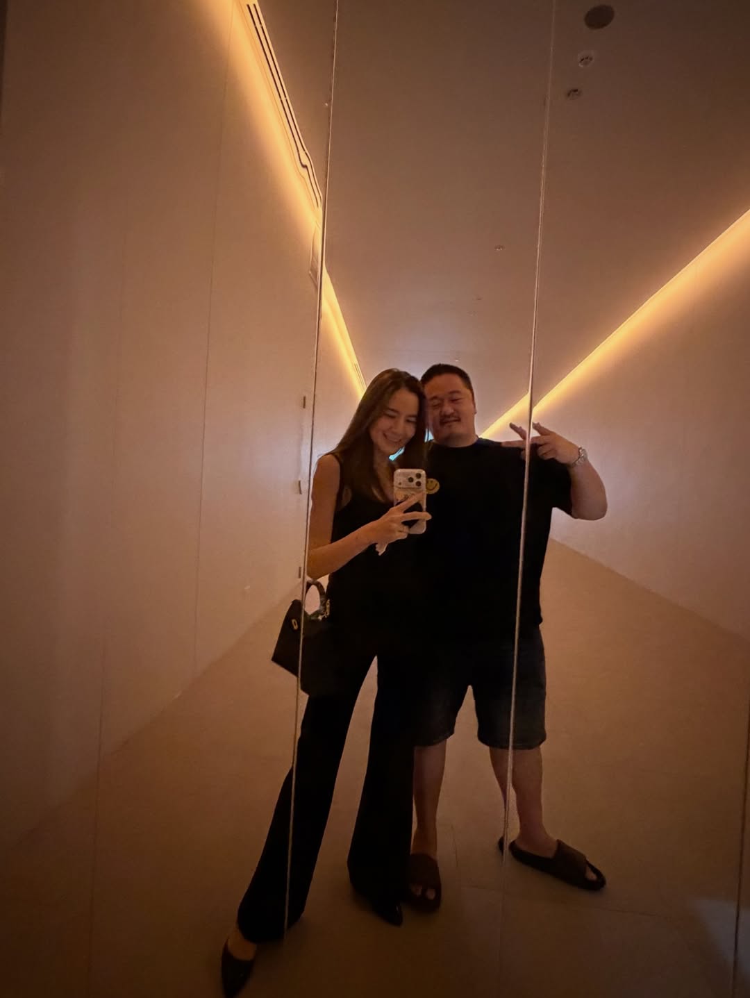 พลอย - ชิดจันทร์ ห่ง