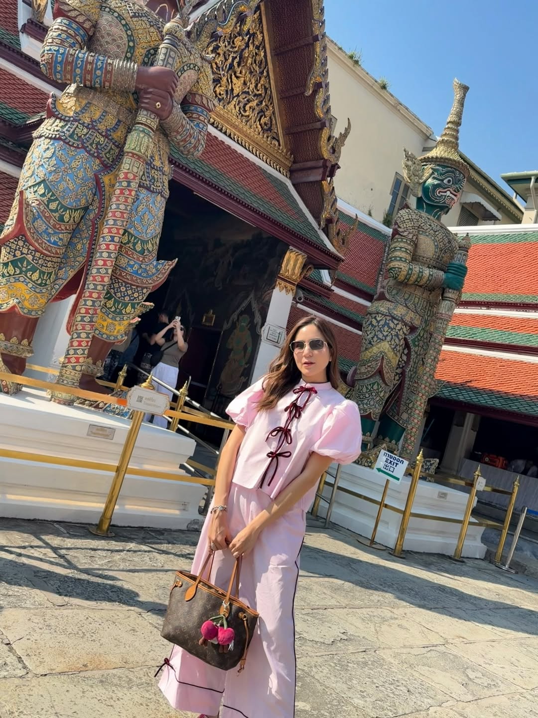 พลอย - ชิดจันทร์ ห่ง