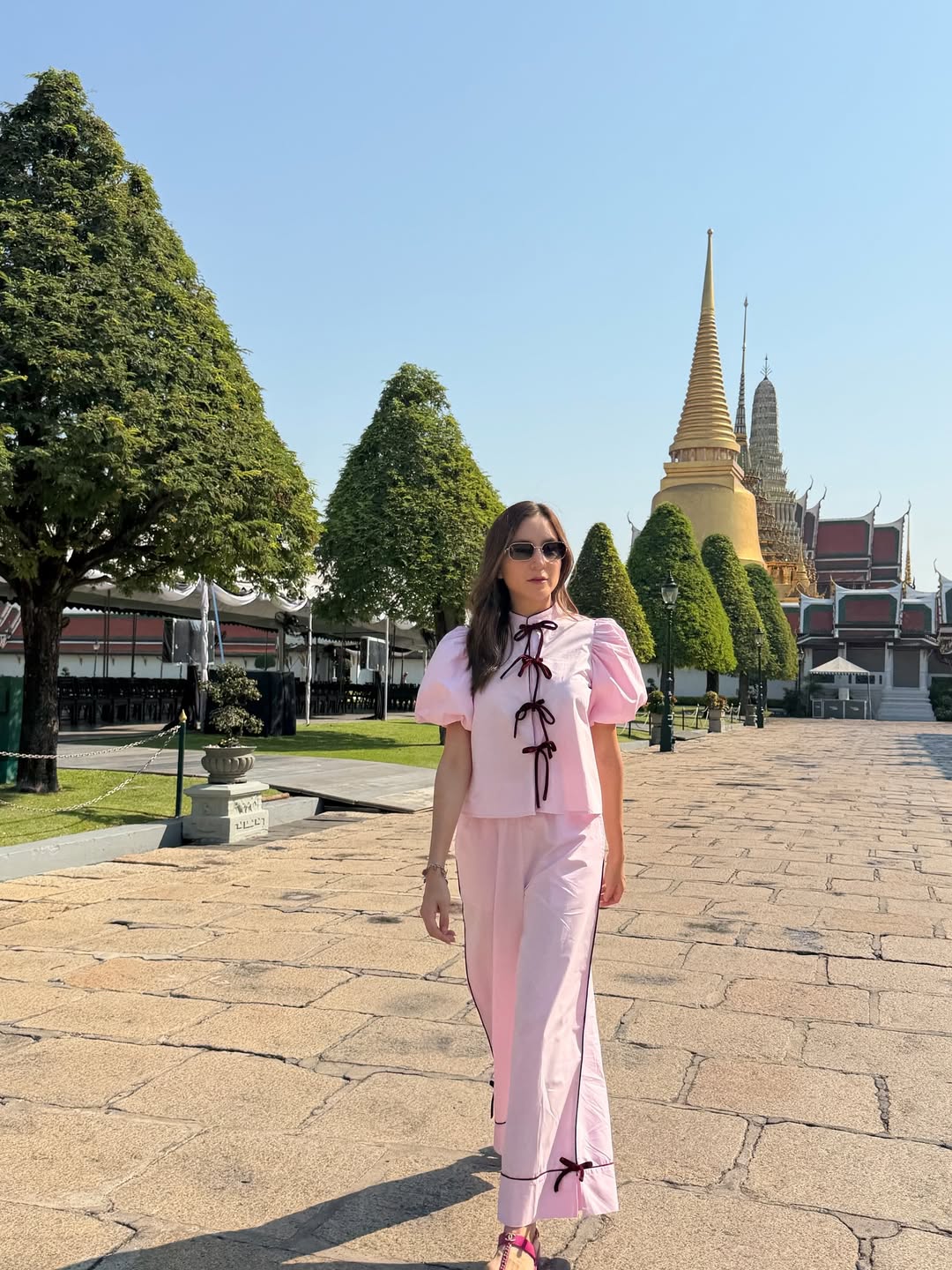 พลอย - ชิดจันทร์ ห่ง