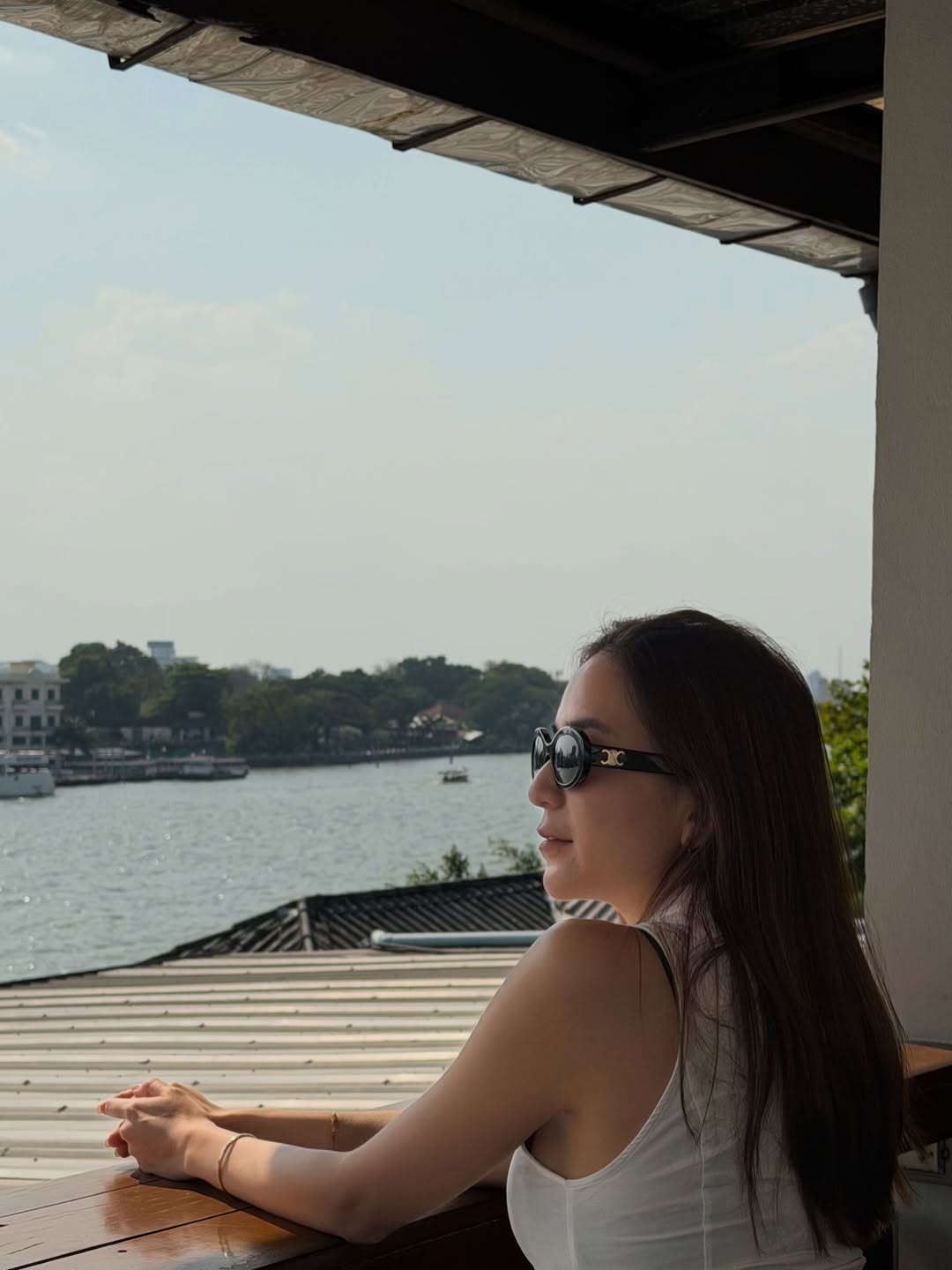 พลอย - ชิดจันทร์ ห่ง