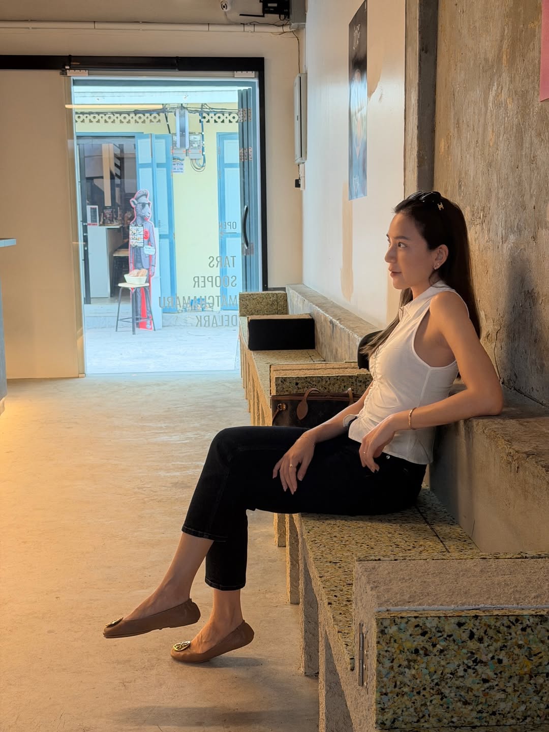 พลอย - ชิดจันทร์ ห่ง