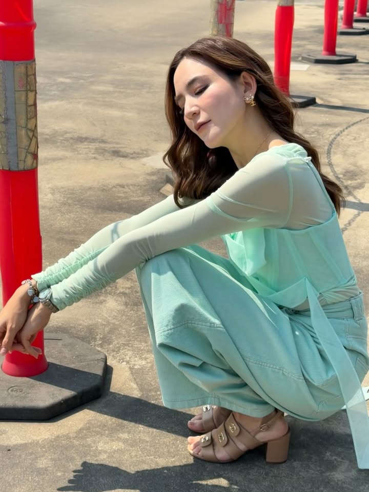 พลอย - ชิดจันทร์ ห่ง