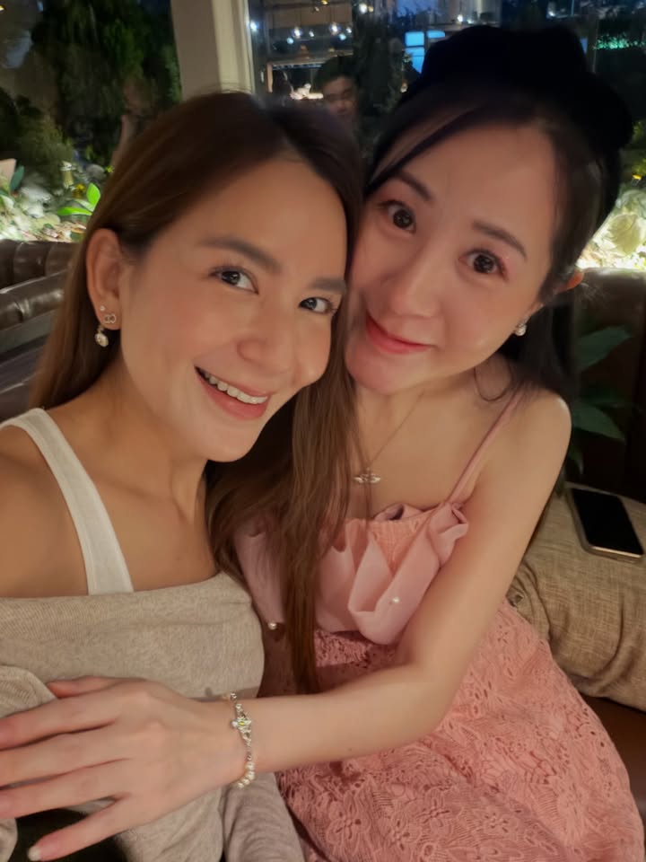 พลอย - ชิดจันทร์ ห่ง