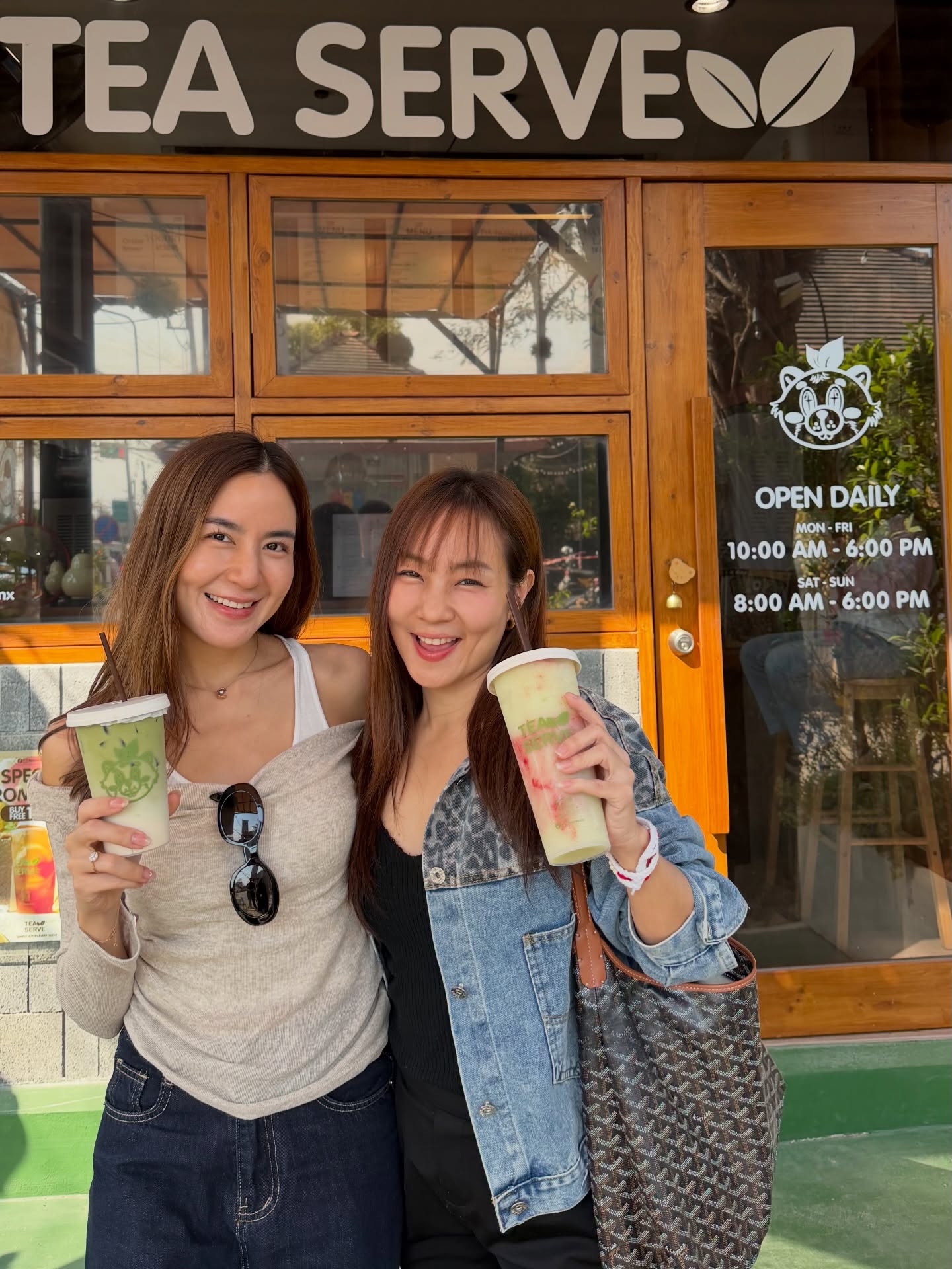 พลอย - ชิดจันทร์ ห่ง