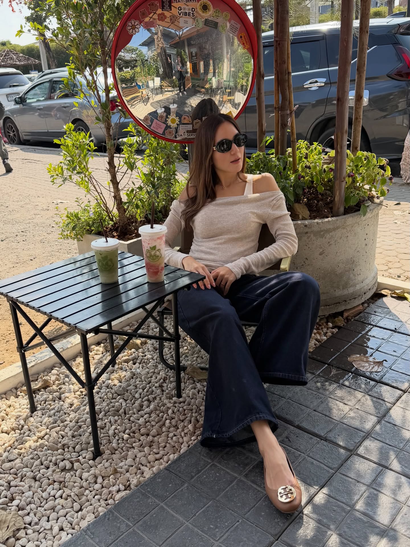 พลอย - ชิดจันทร์ ห่ง