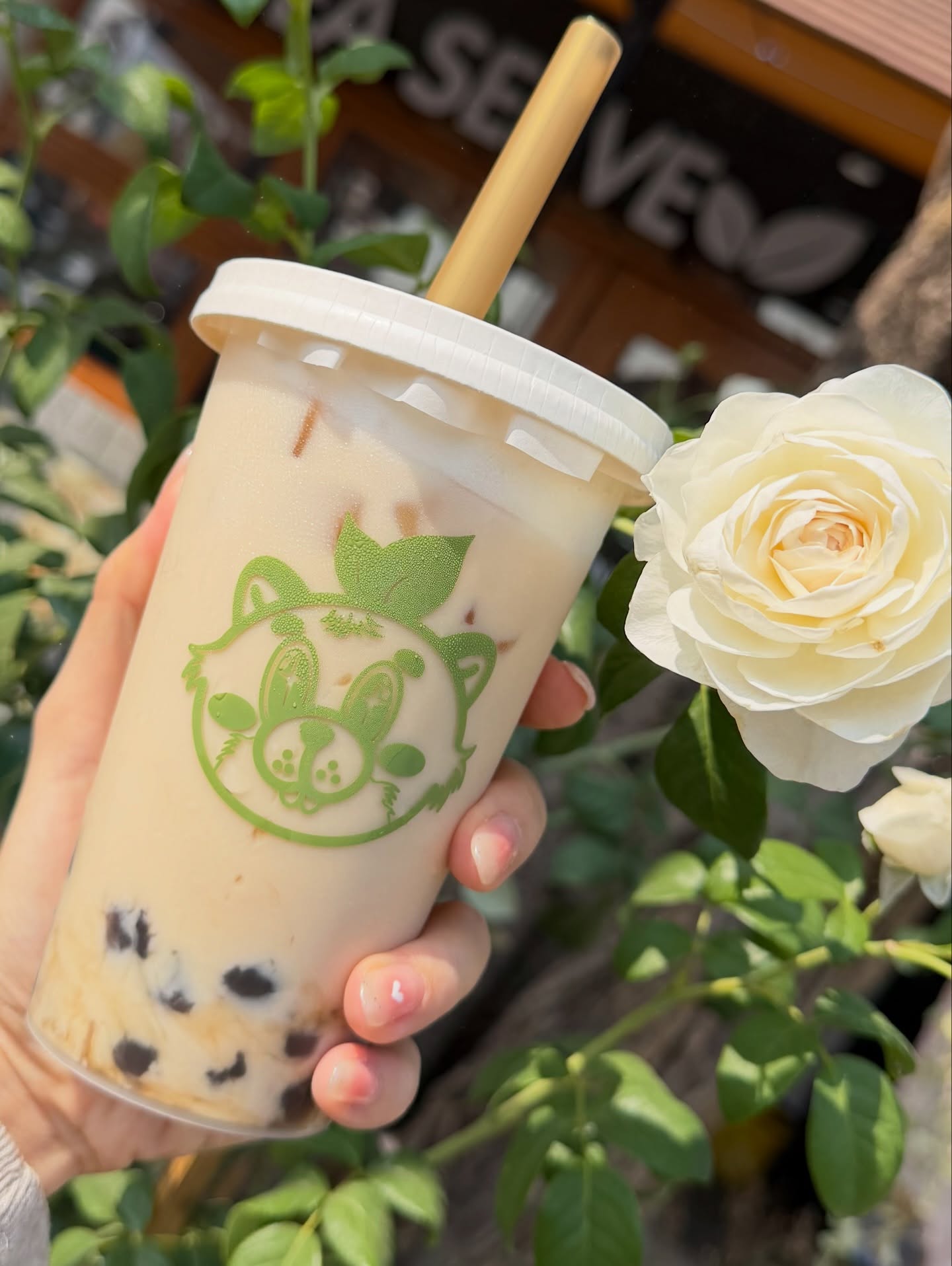 พลอย - ชิดจันทร์ ห่ง