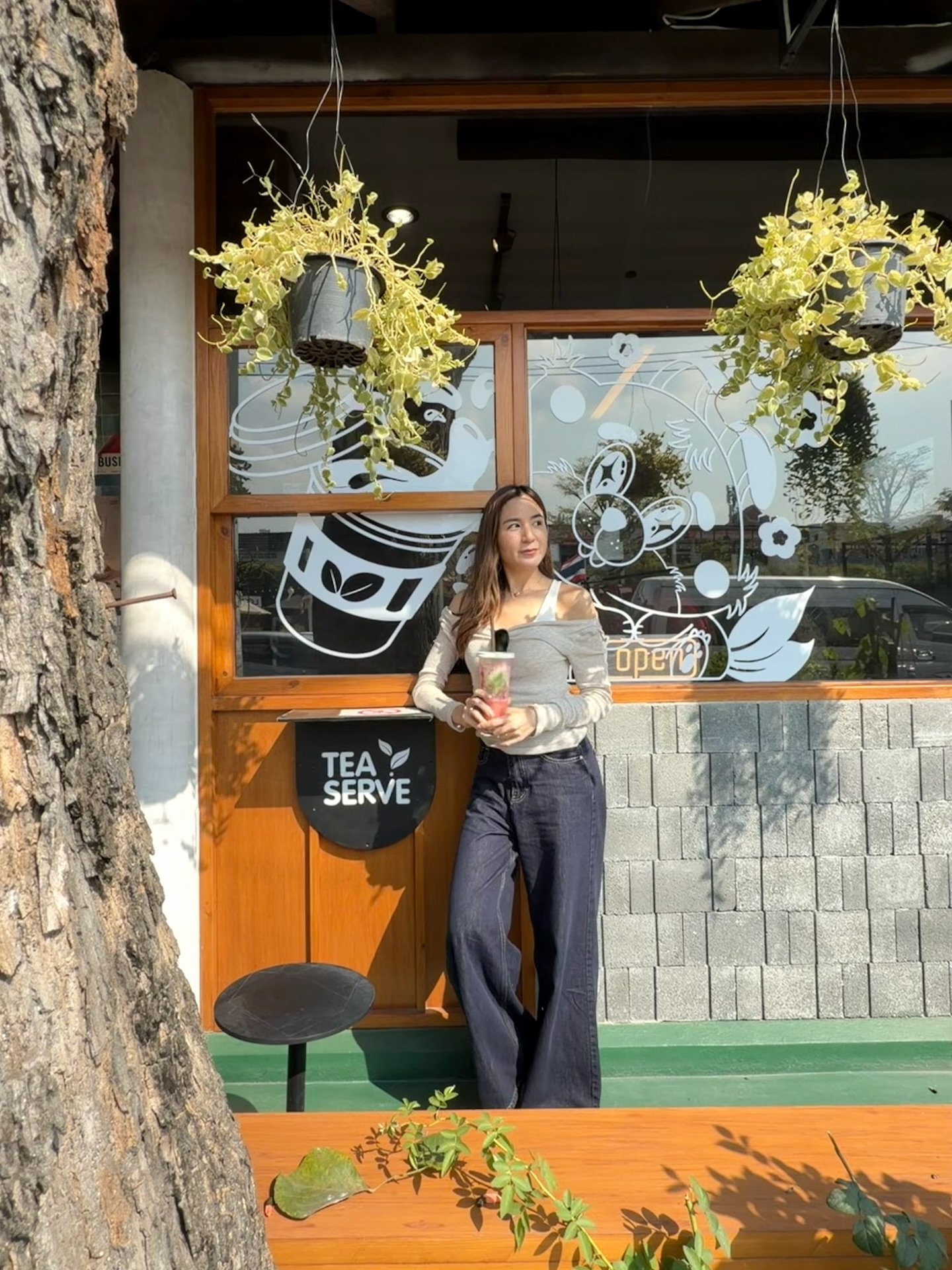 พลอย - ชิดจันทร์ ห่ง