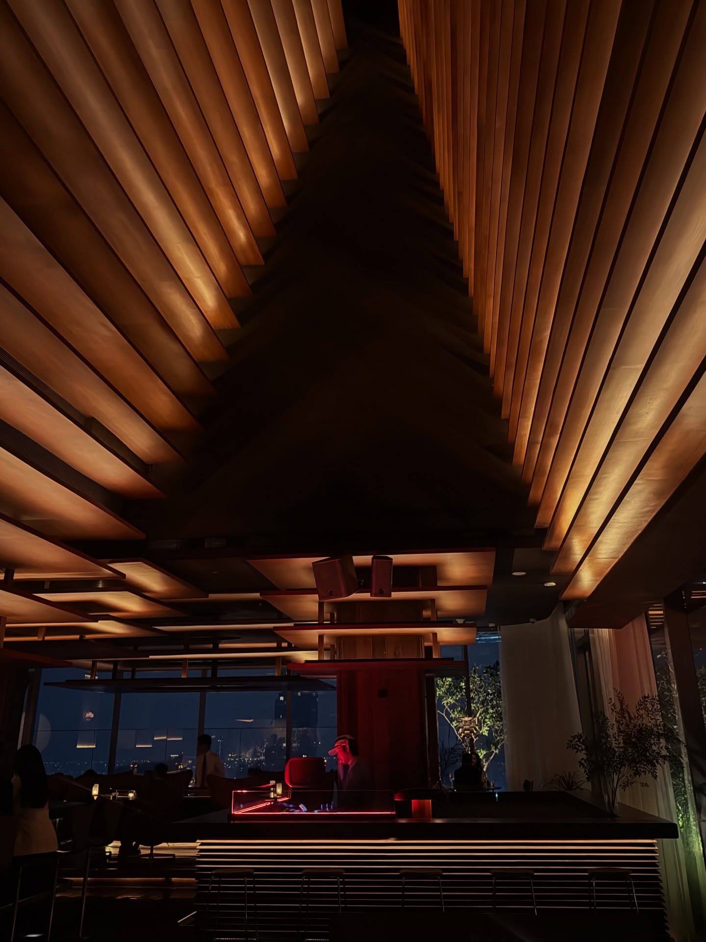 พลอย - ชิดจันทร์ ห่ง