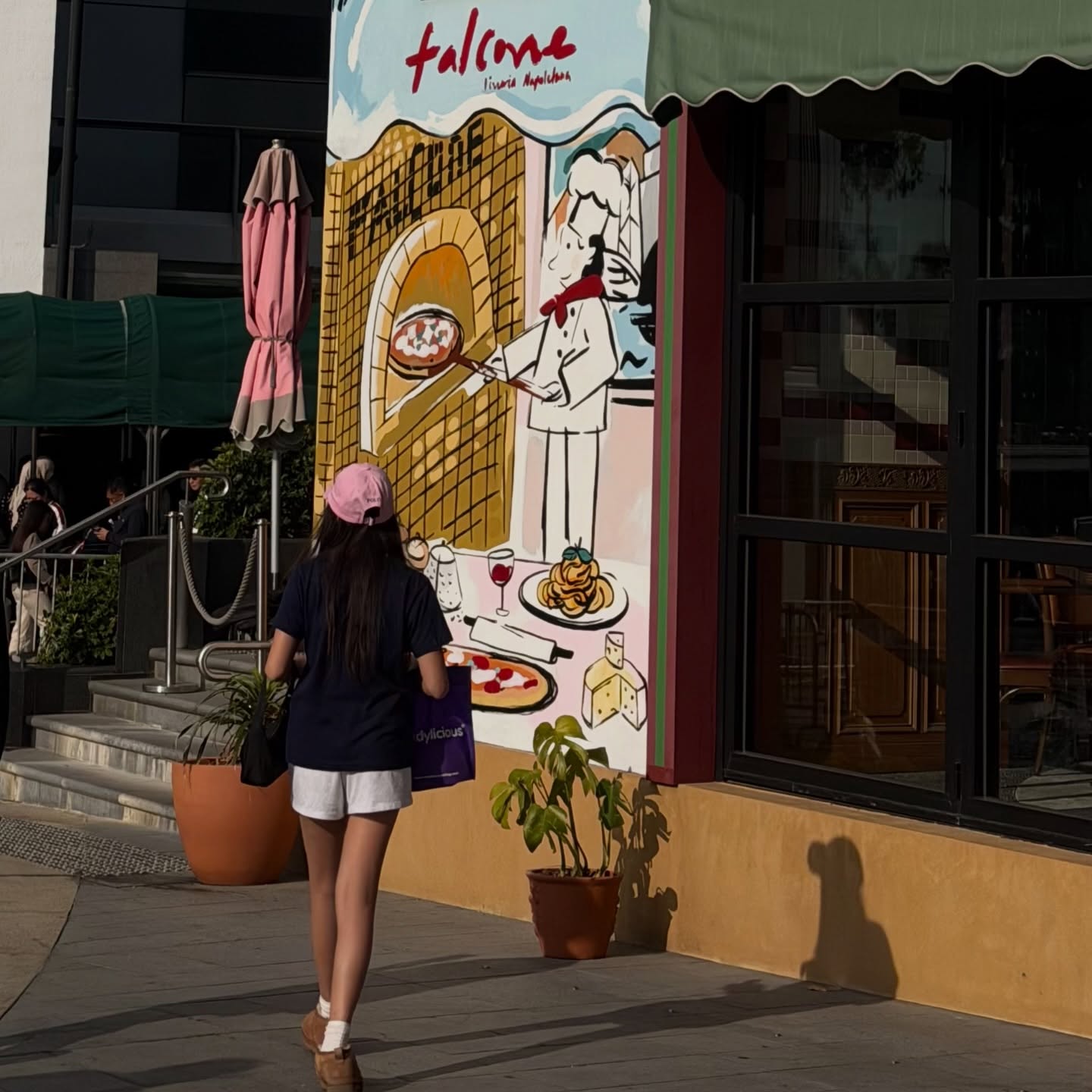 พลอย - ชิดจันทร์ ห่ง