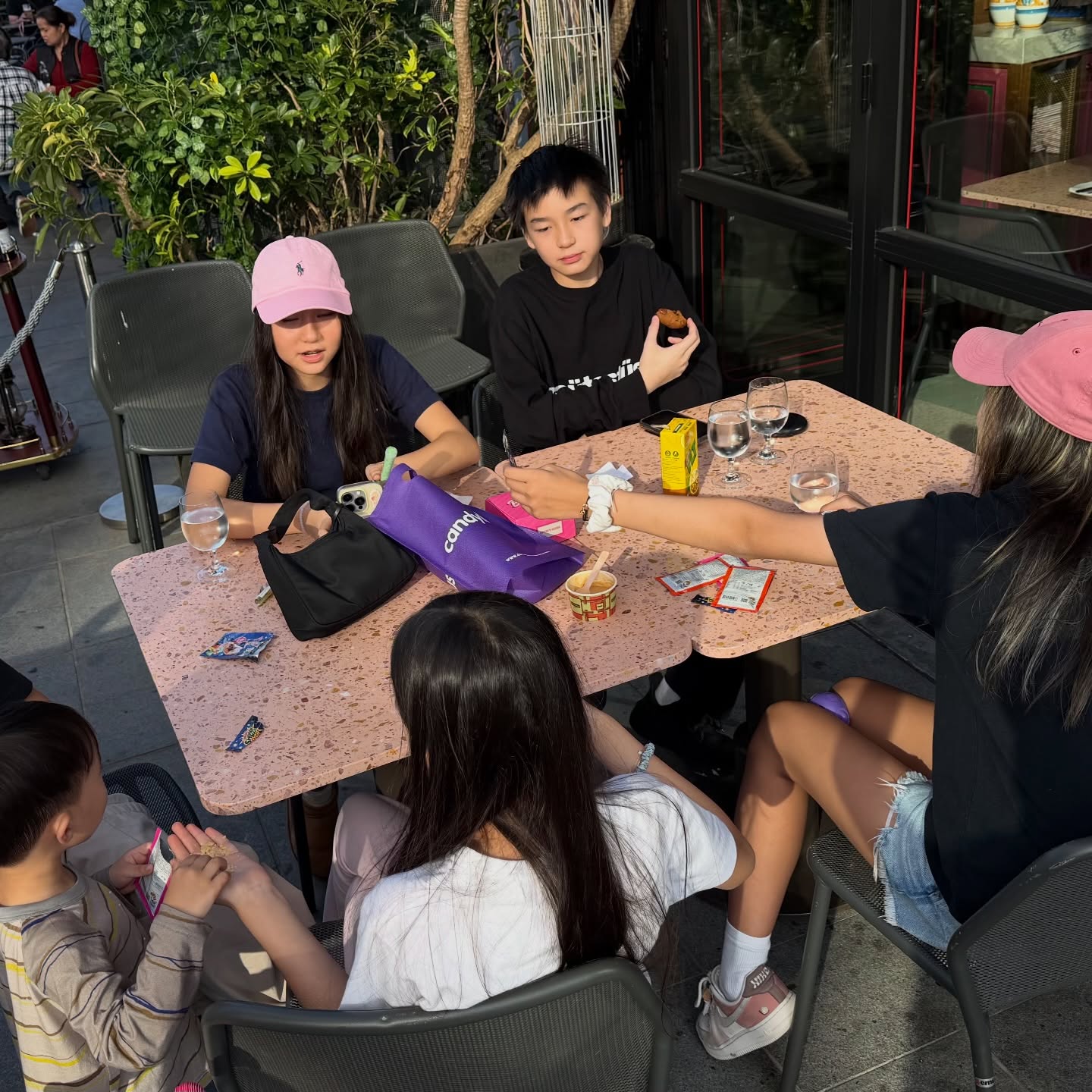 พลอย - ชิดจันทร์ ห่ง