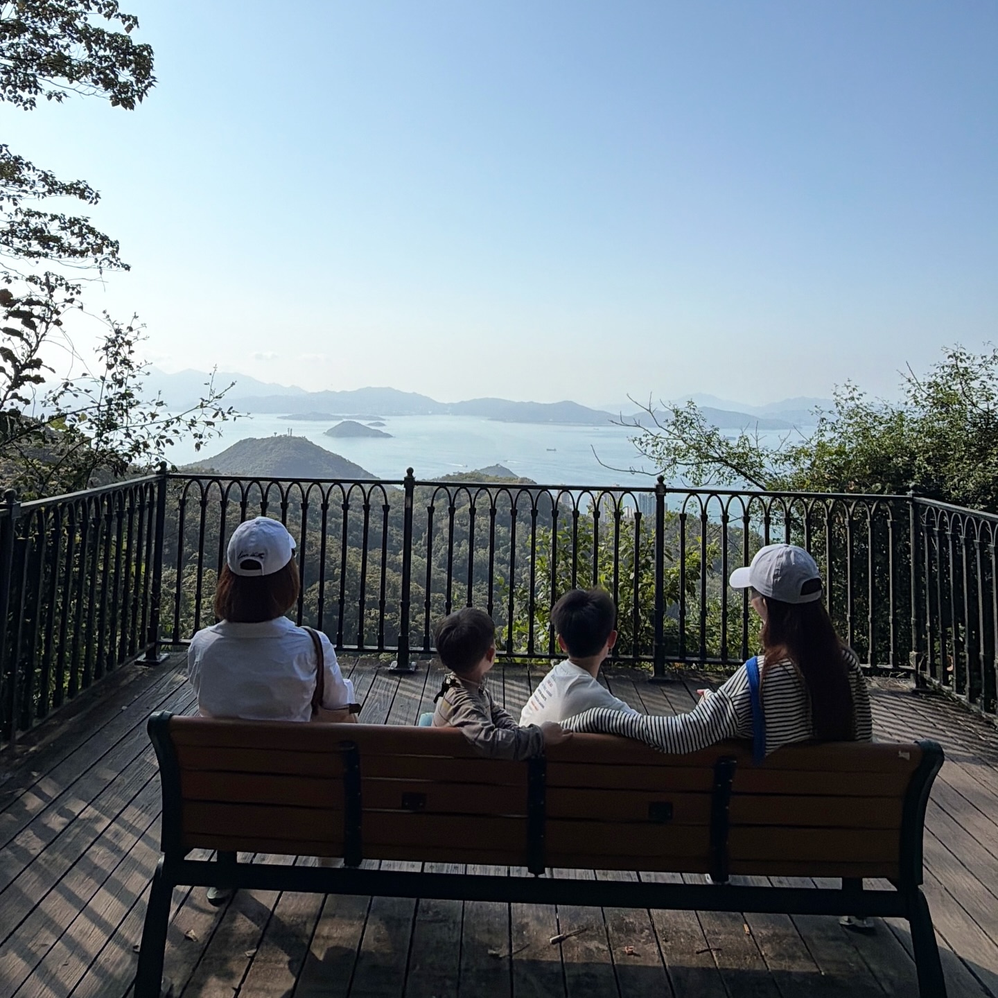 พลอย - ชิดจันทร์ ห่ง